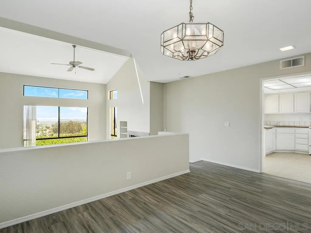 Photo #5: 240011576 Listing 