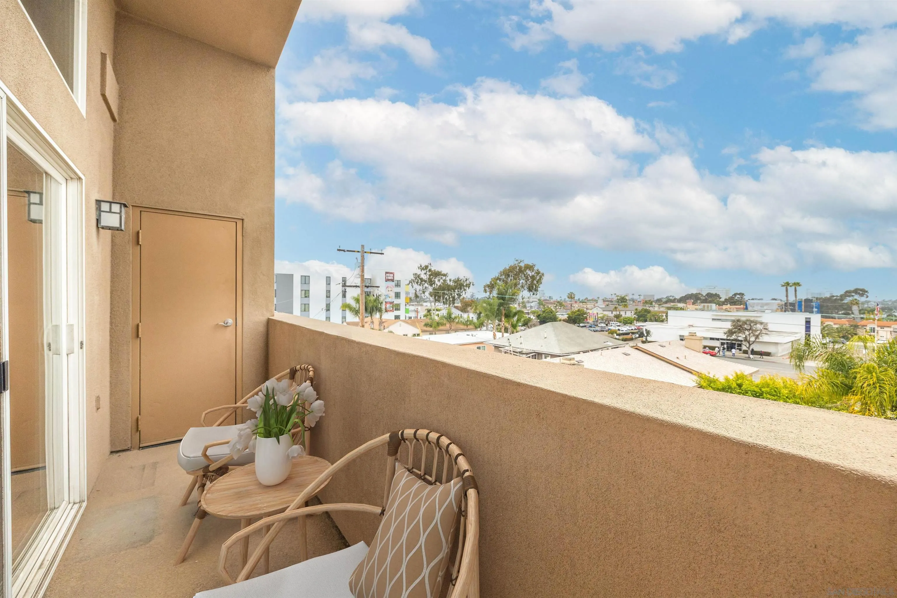 Photo #3: 240011627 Listing 