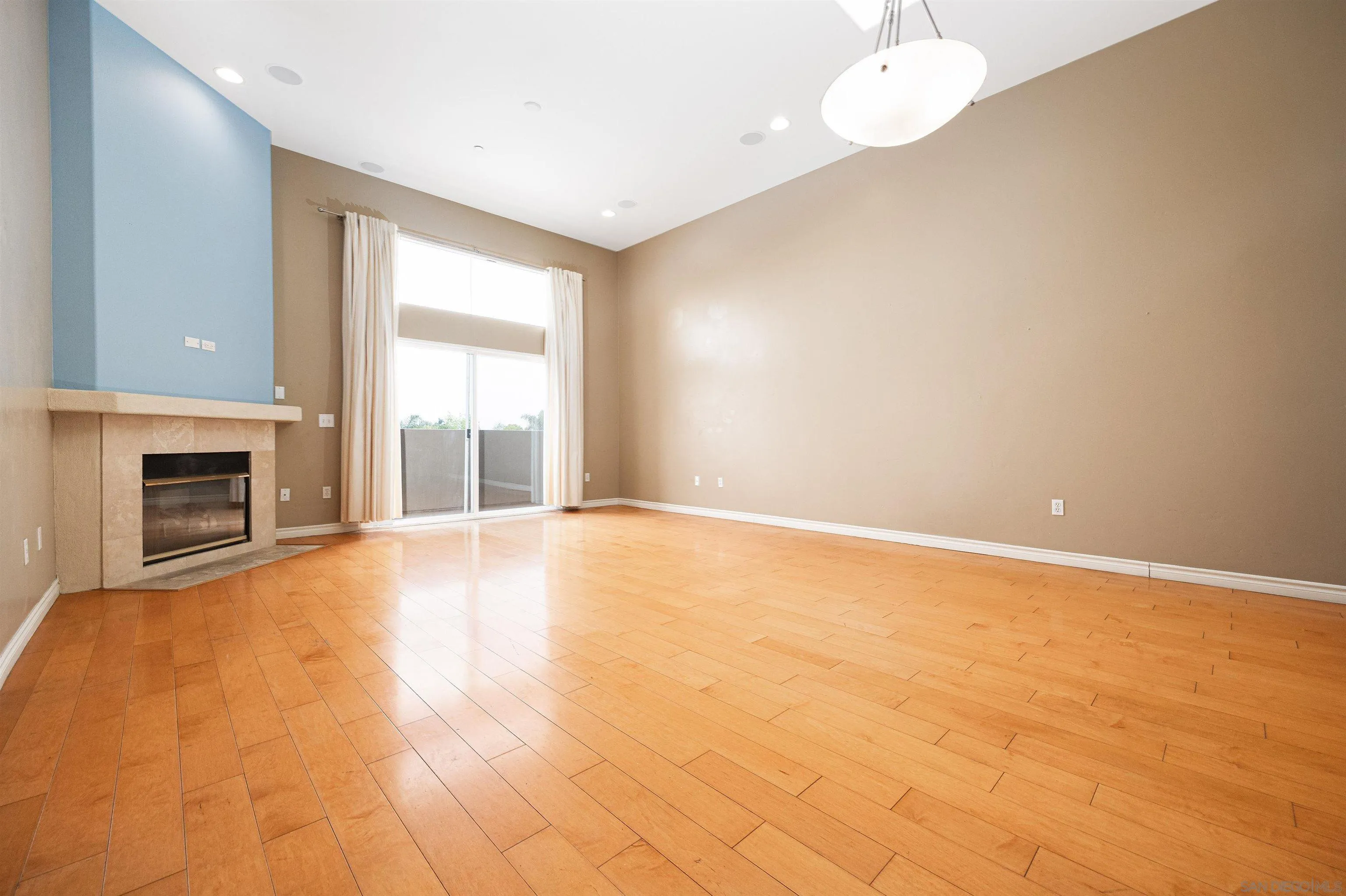 Photo #5: 240011627 Listing 