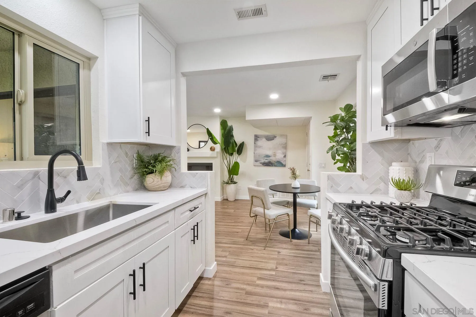 Photo #5: 240011718 Listing 