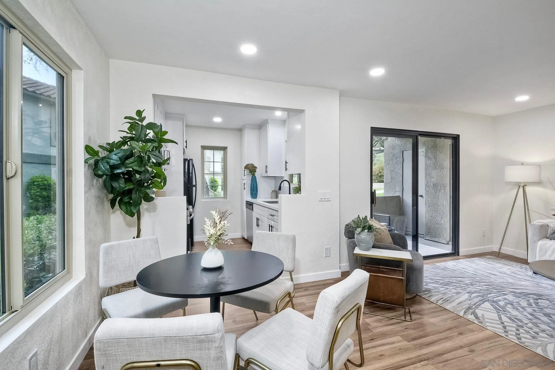 Photo #3: 240011718 Listing 