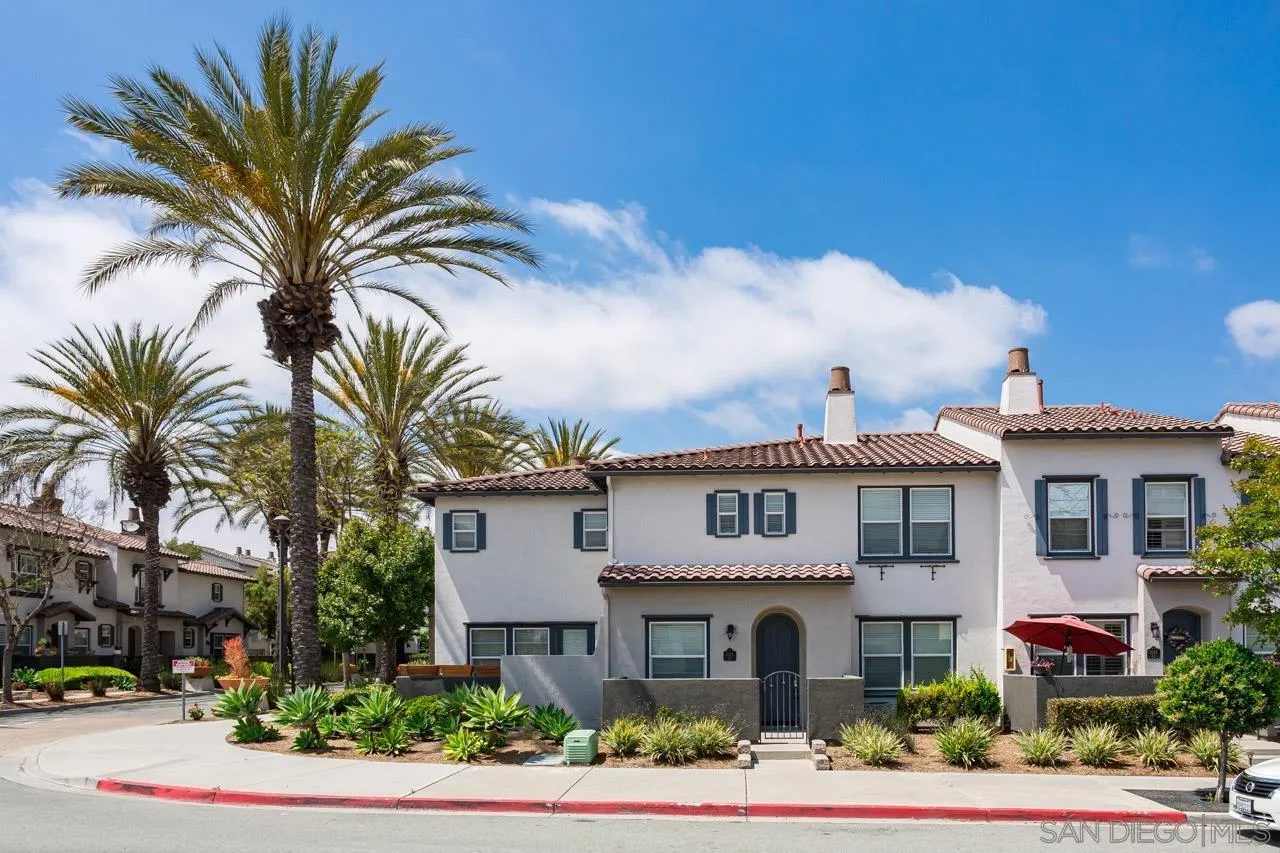 Photo #2: 240011722 Listing 