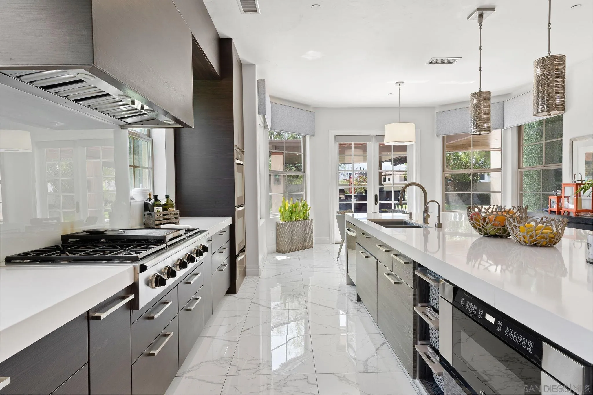 https://cdn.realtyfeed.com/cdn/127/240011788/09dd38cf6a18400f1183d82677b81919.webp