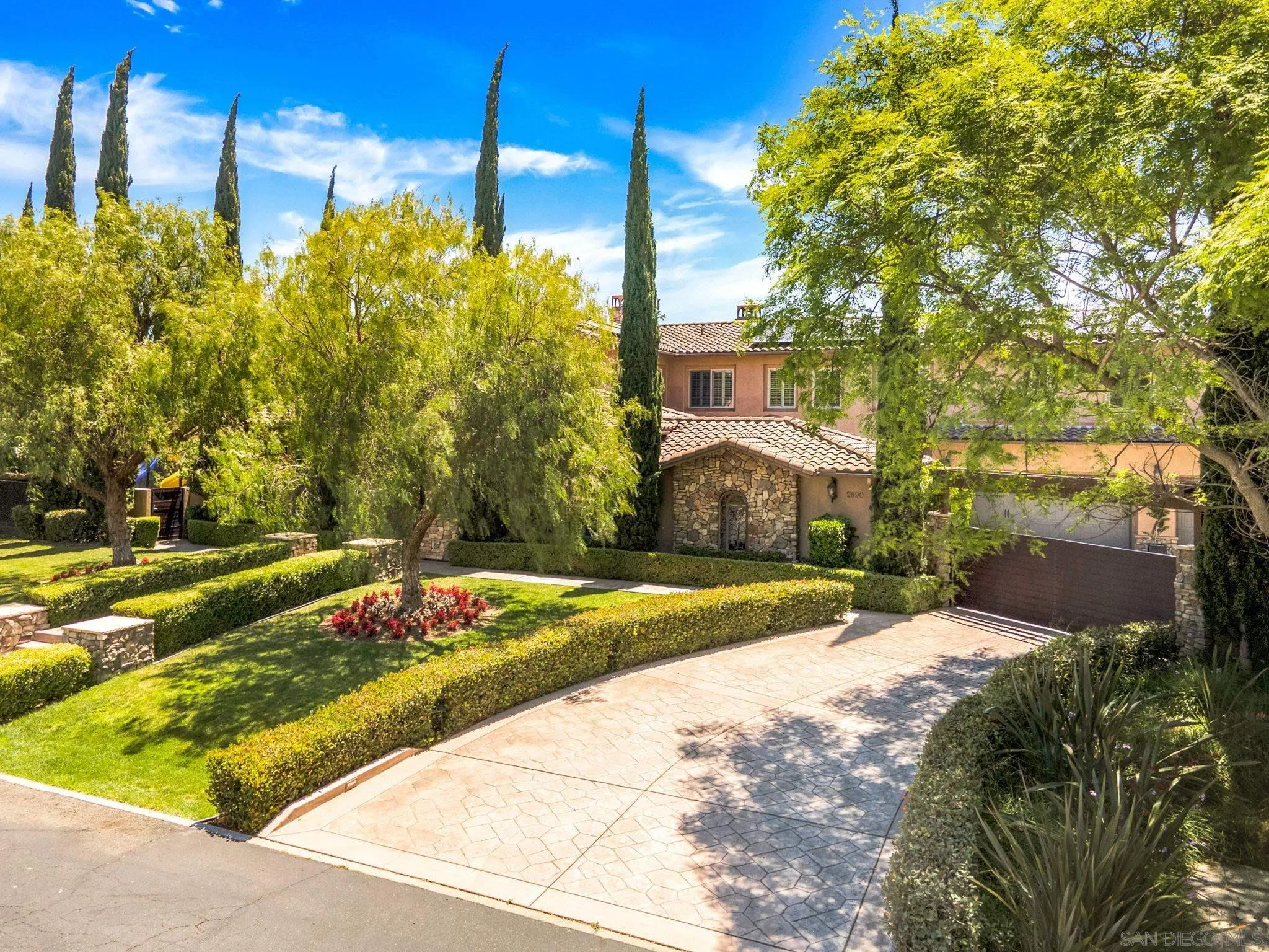 https://cdn.realtyfeed.com/cdn/127/240011788/63d05395e4ed4e878c35d9b900250863.webp
