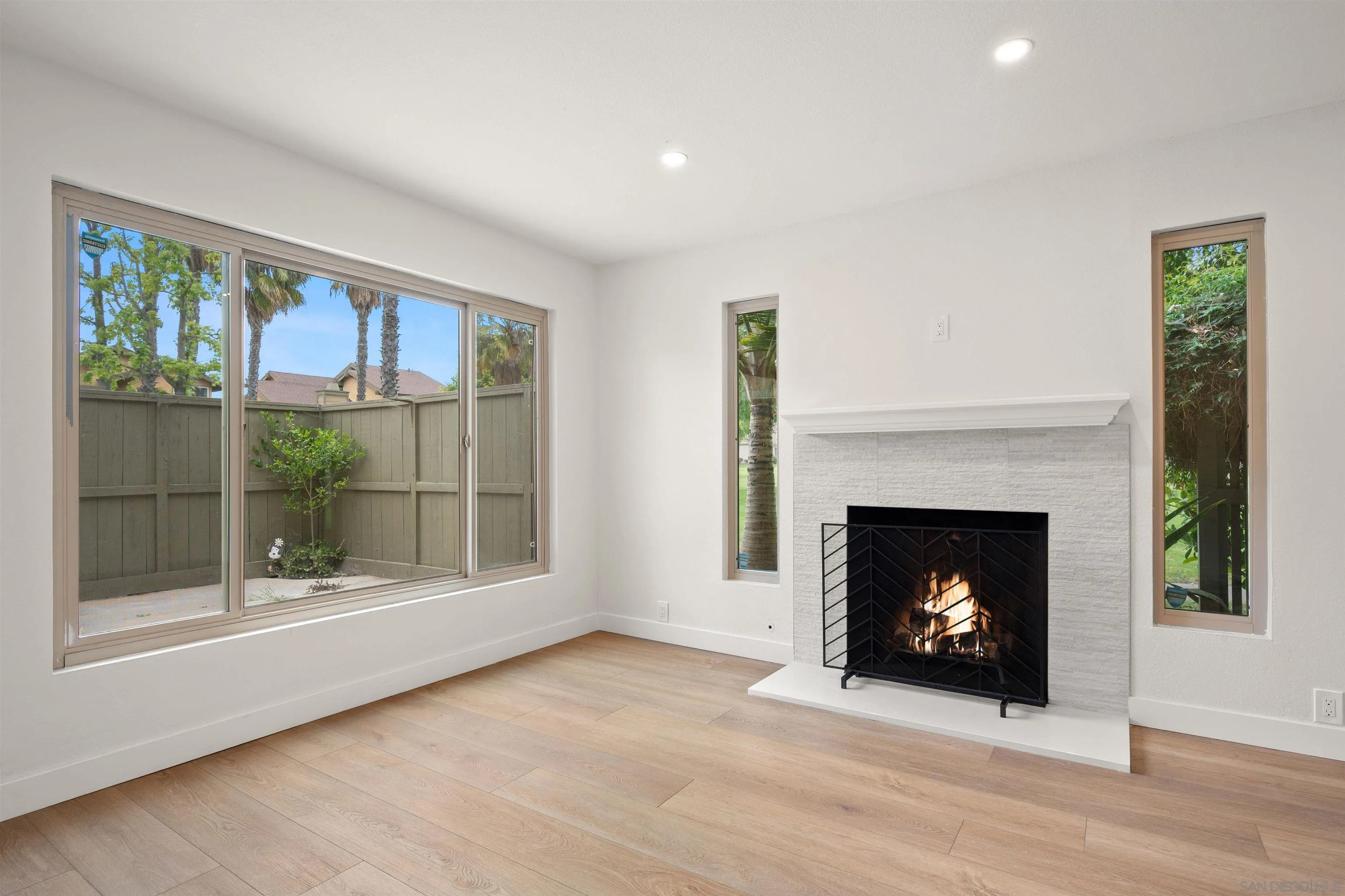 Photo #5: 240011898 Listing 