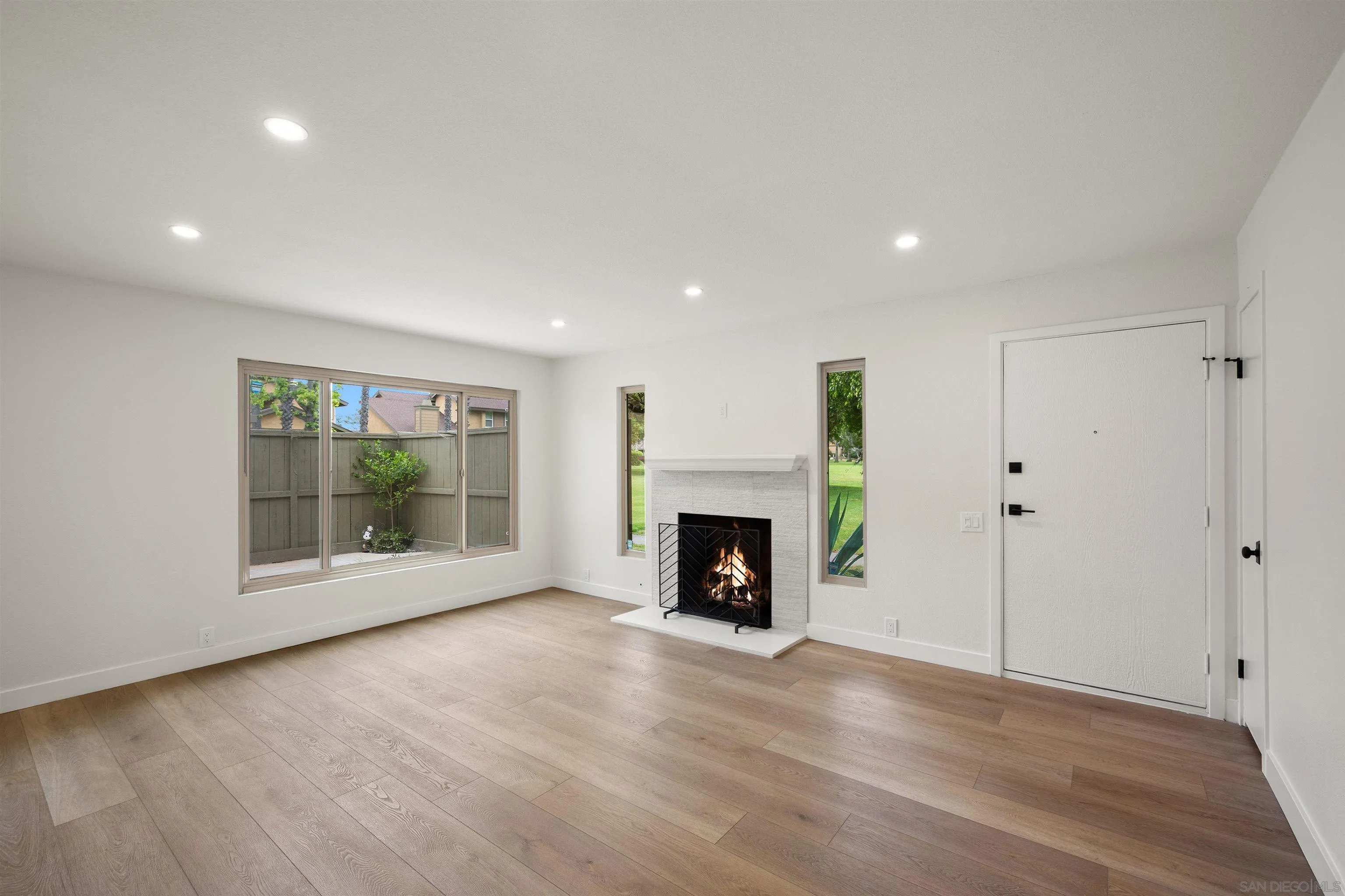 Photo #4: 240011898 Listing 