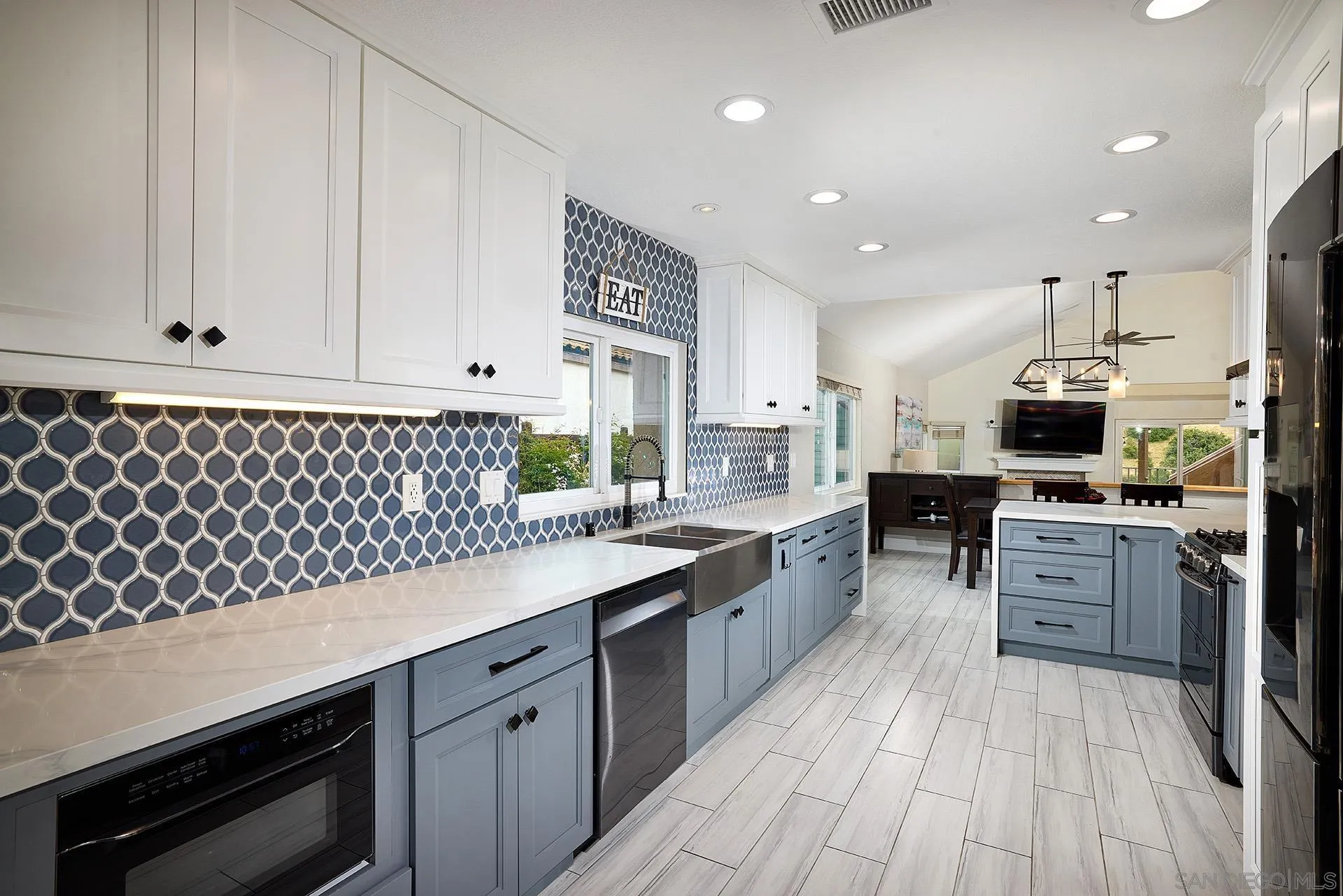 https://cdn.realtyfeed.com/cdn/127/240011924/99da58760188257afabf6438e5494c48.webp