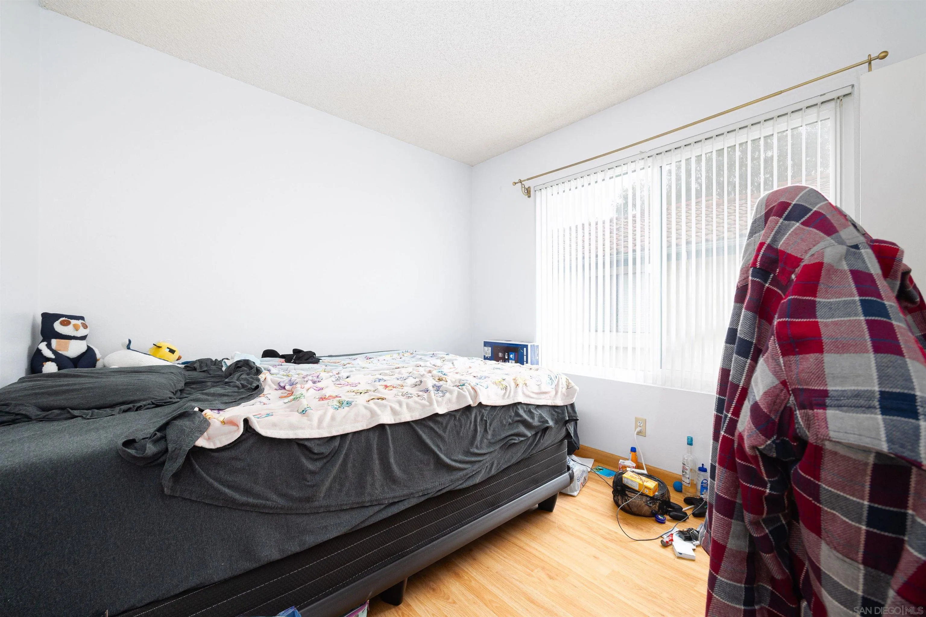 https://cdn.realtyfeed.com/cdn/127/240011942/33a505571bd13e7f8bf9a07147f14bd8.webp