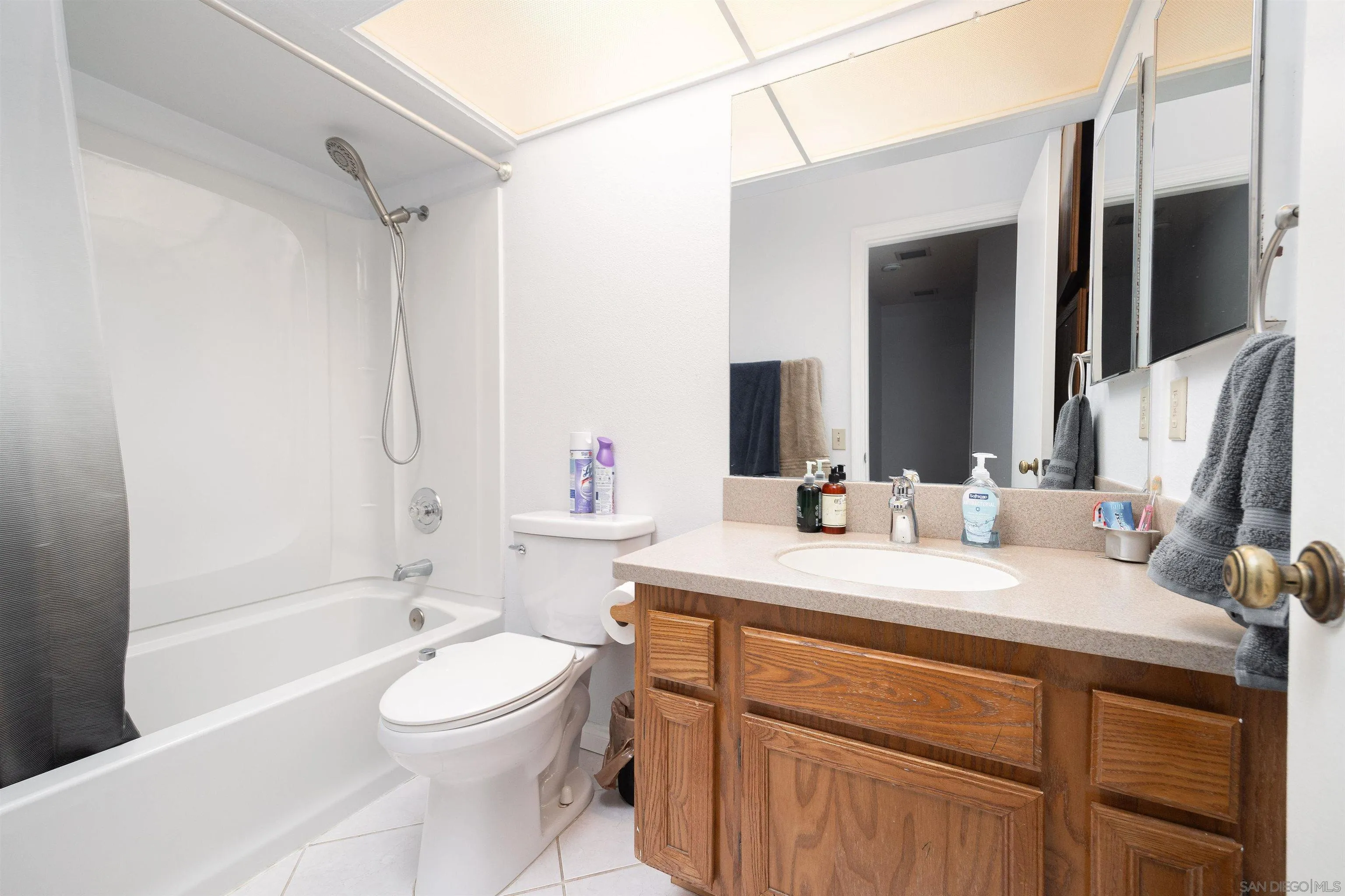https://cdn.realtyfeed.com/cdn/127/240011942/3727d8d01fa646341ca9f4c0505e21fc.webp