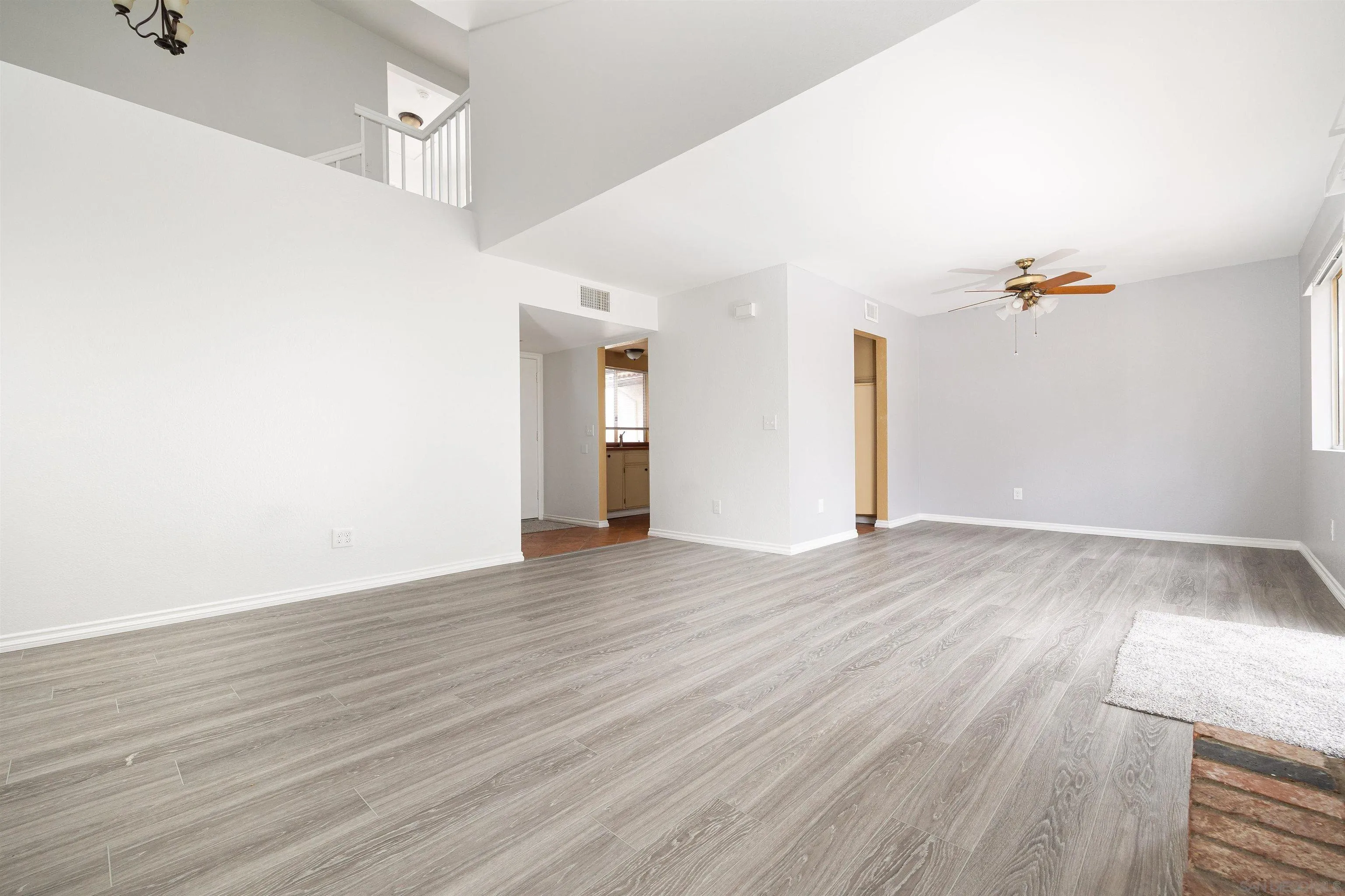 Photo #3: 240012022 Listing 