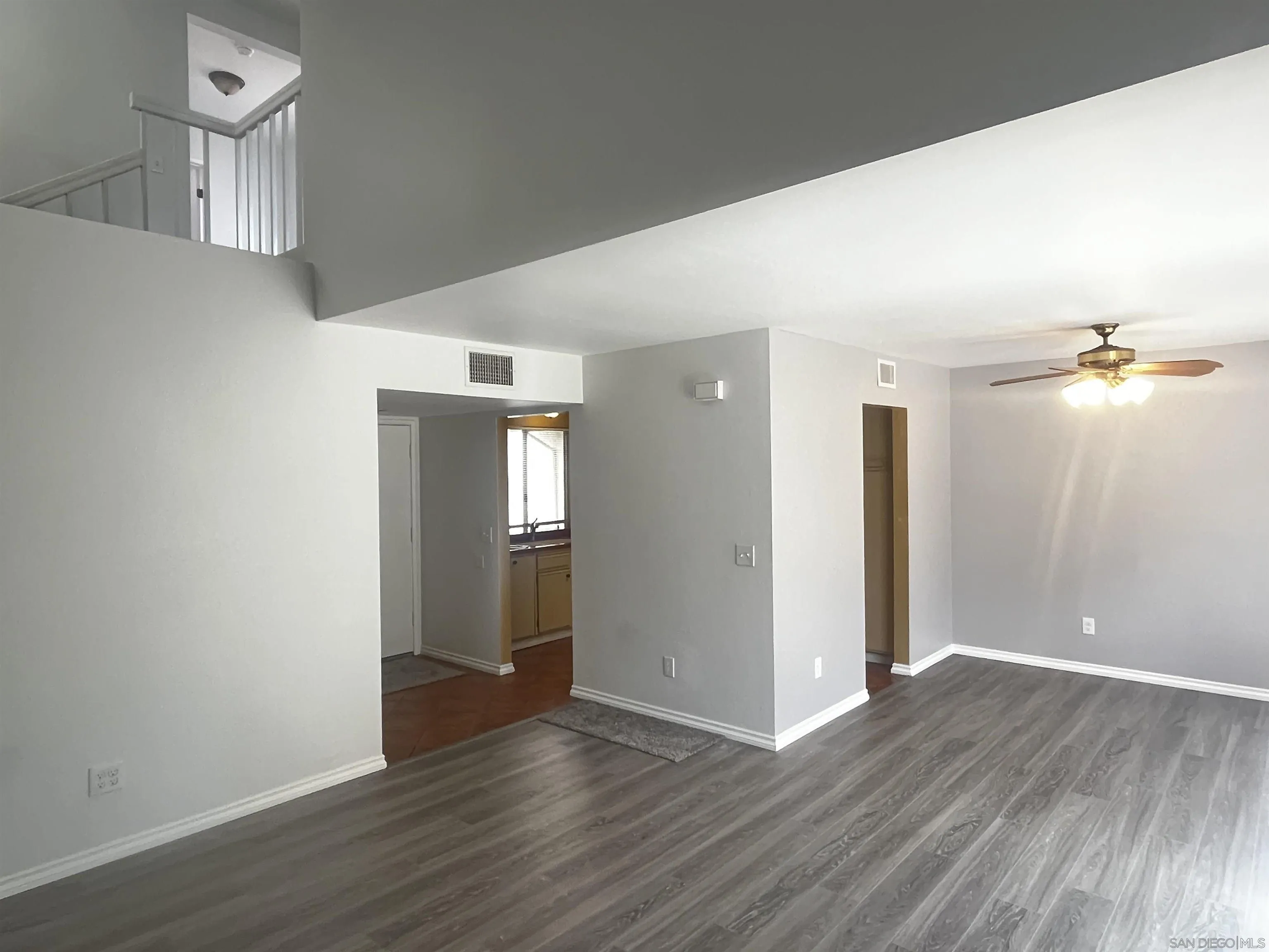 Photo #2: 240012022 Listing 
