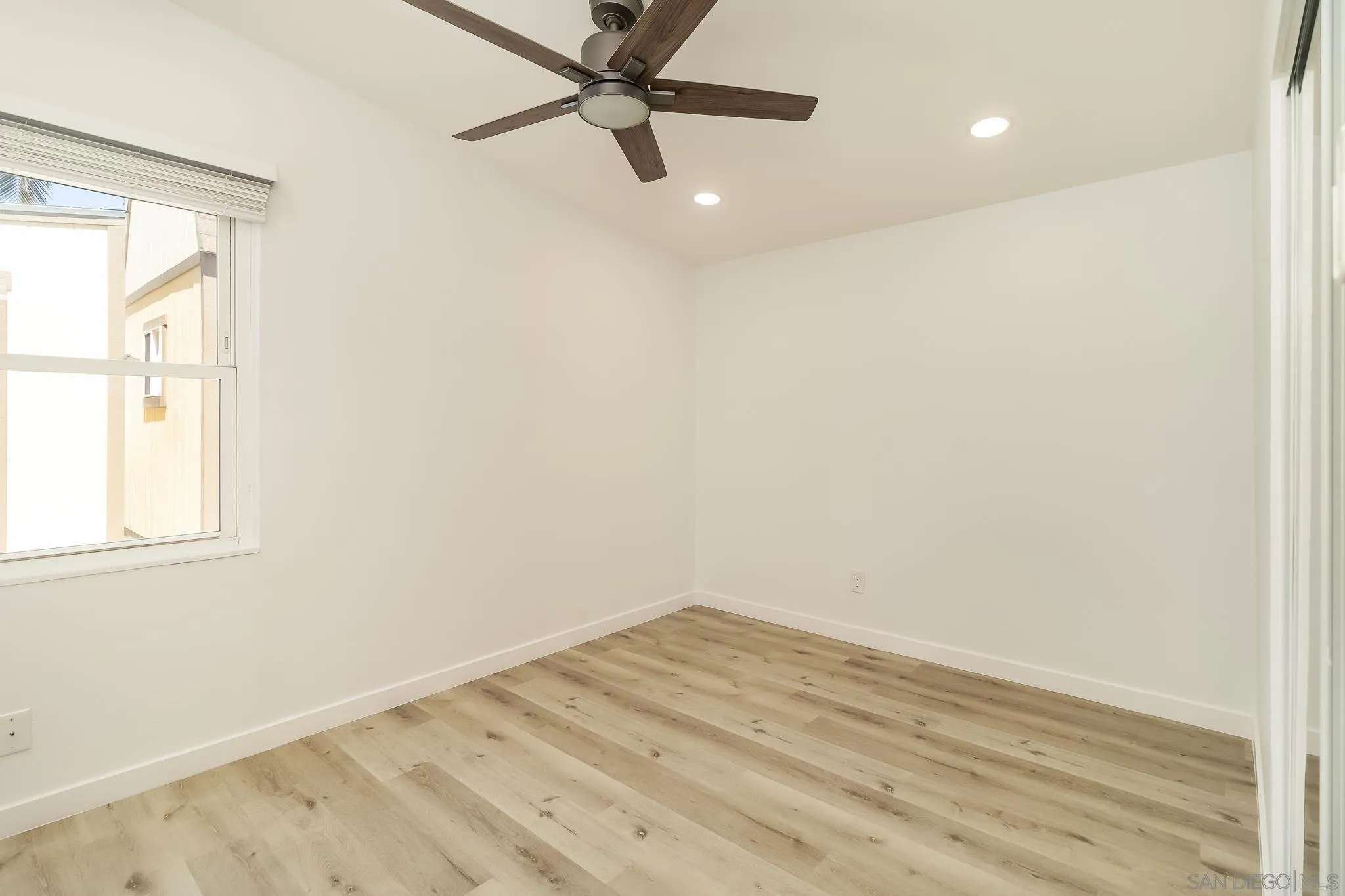 https://cdn.realtyfeed.com/cdn/127/240012172/c1b904851800d1f68041adc7d8ac8bdc.webp