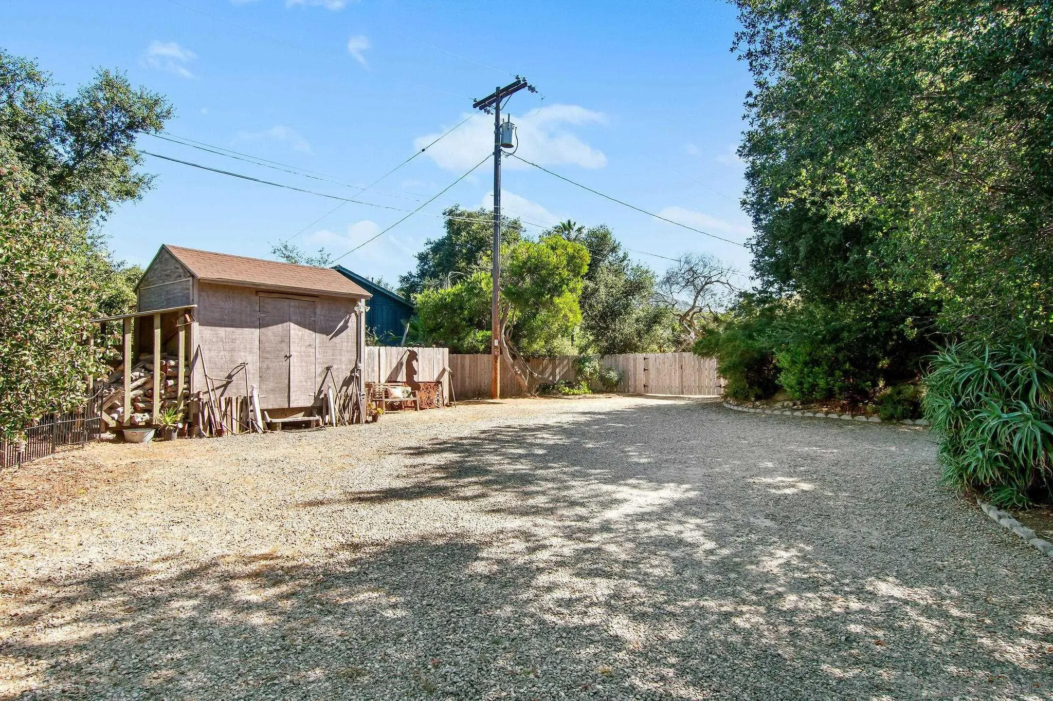 https://cdn.realtyfeed.com/cdn/127/240012195/4298527ff88be9e27f070612fae92aac.webp
