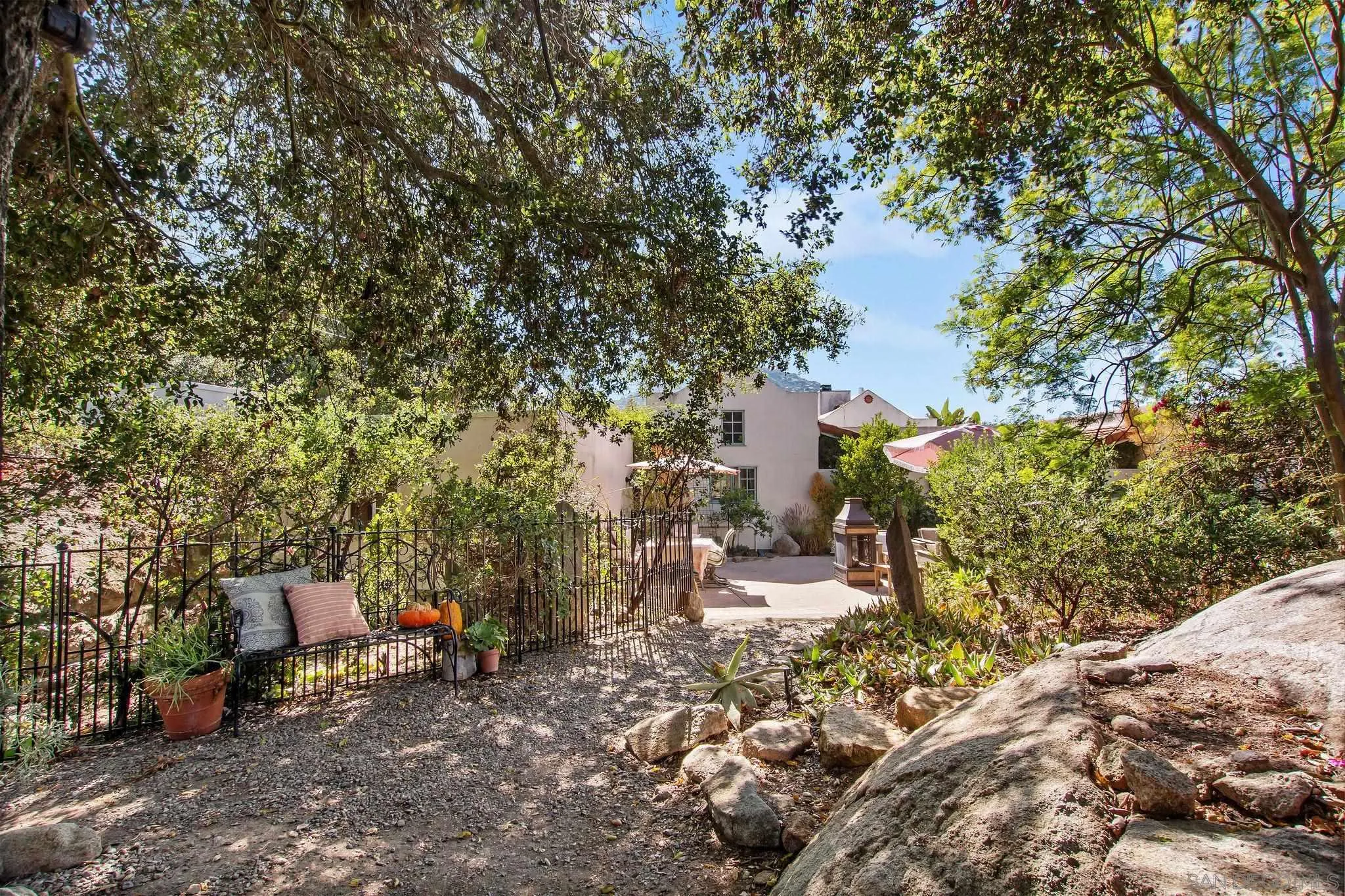 https://cdn.realtyfeed.com/cdn/127/240012195/bfa17dc5415567c450c69a09f6ed1b76.webp