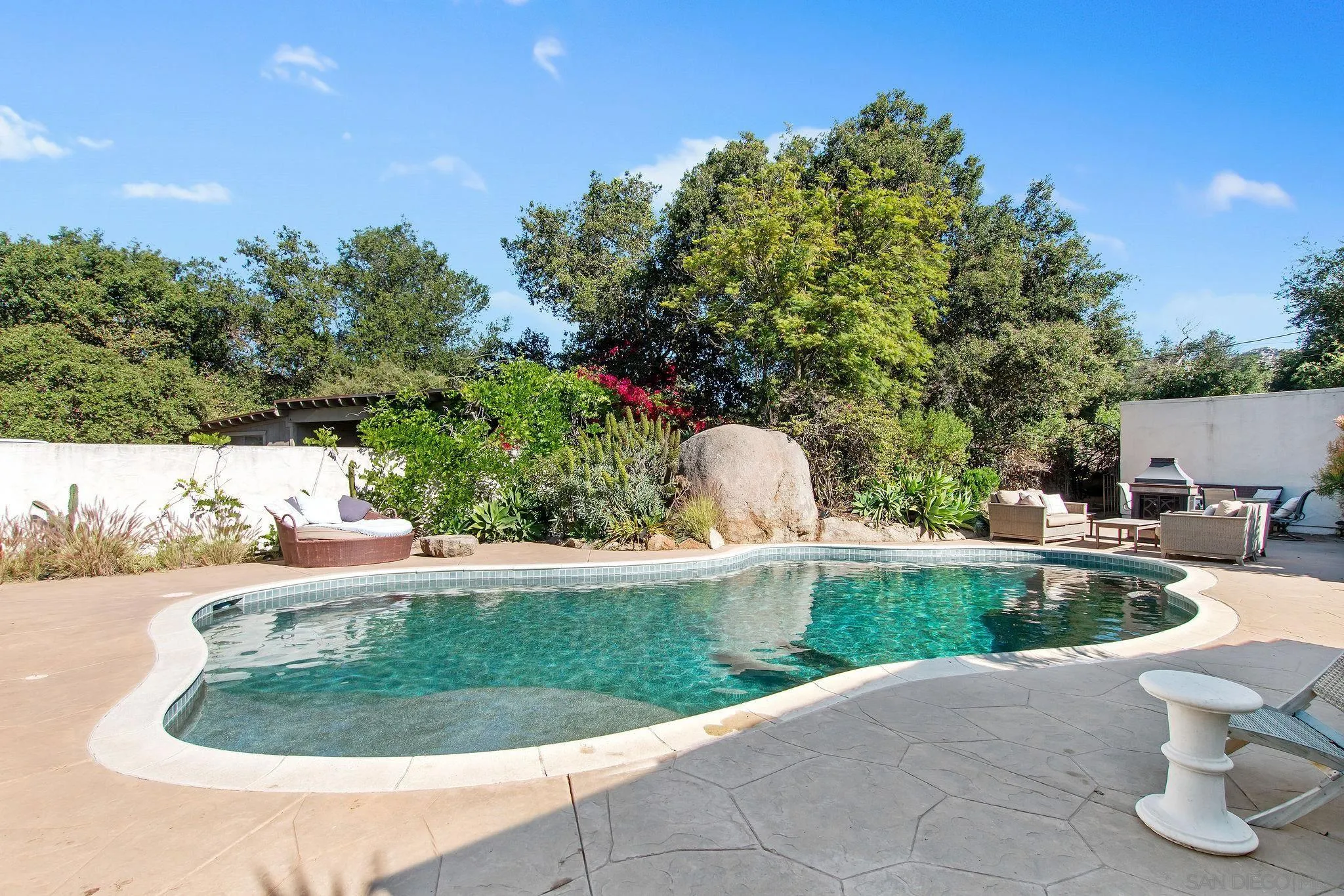 https://cdn.realtyfeed.com/cdn/127/240012195/c5f8716a9757183938ca57fe296aaab5.webp