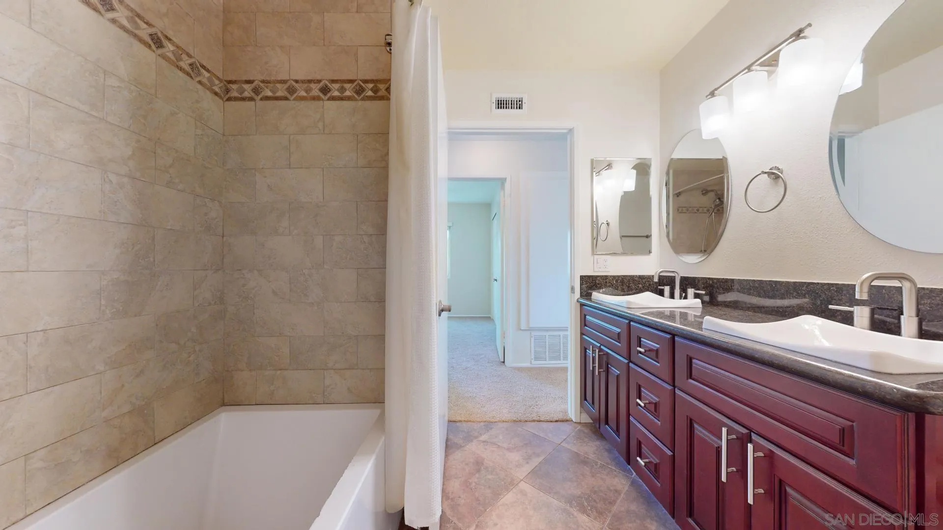 https://cdn.realtyfeed.com/cdn/127/240012352/057eb59892ec6632045180a282f9f6a5.webp