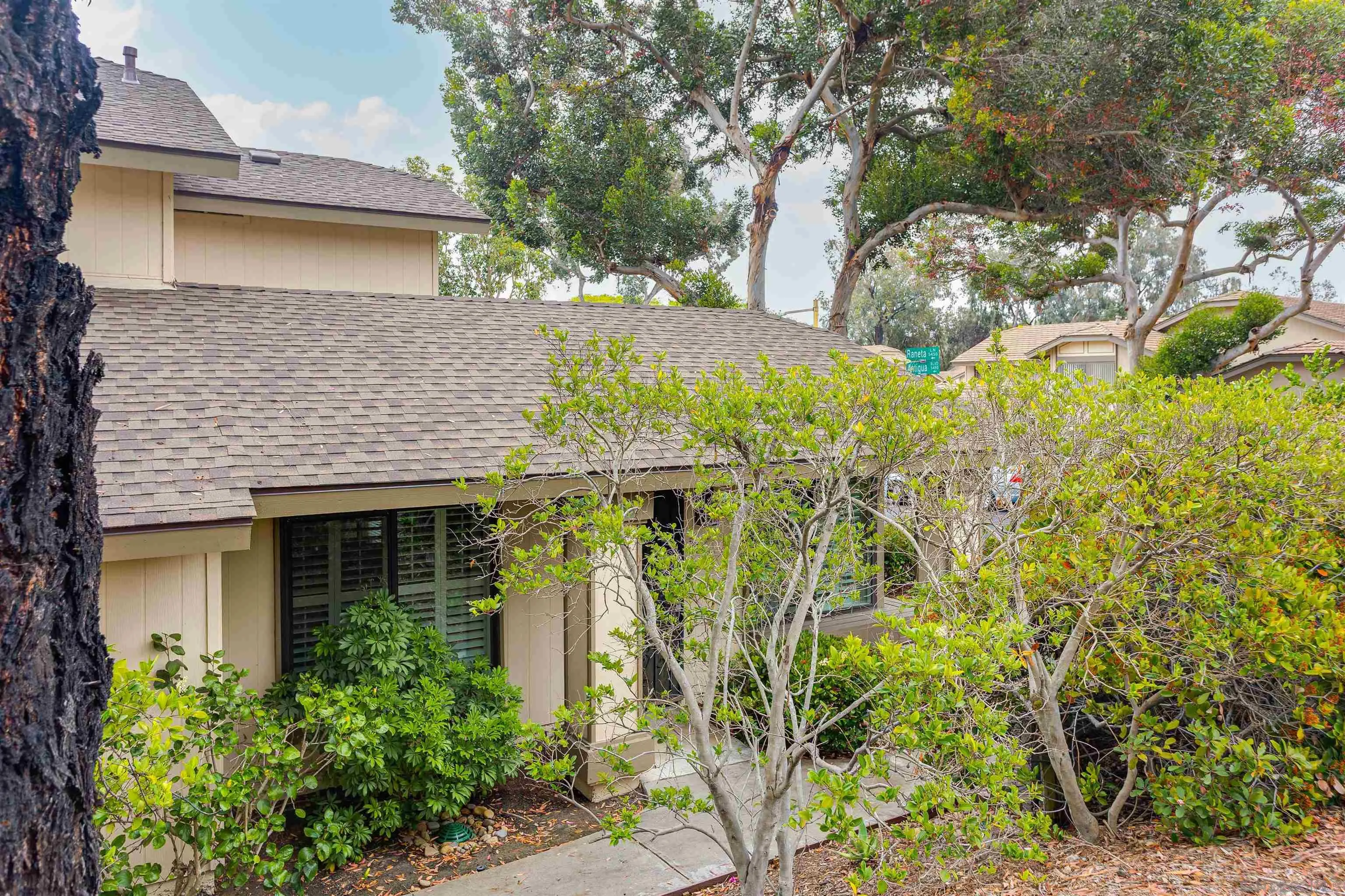 https://cdn.realtyfeed.com/cdn/127/240012352/0e3f887347e7ceed73069d0909ab0425.webp