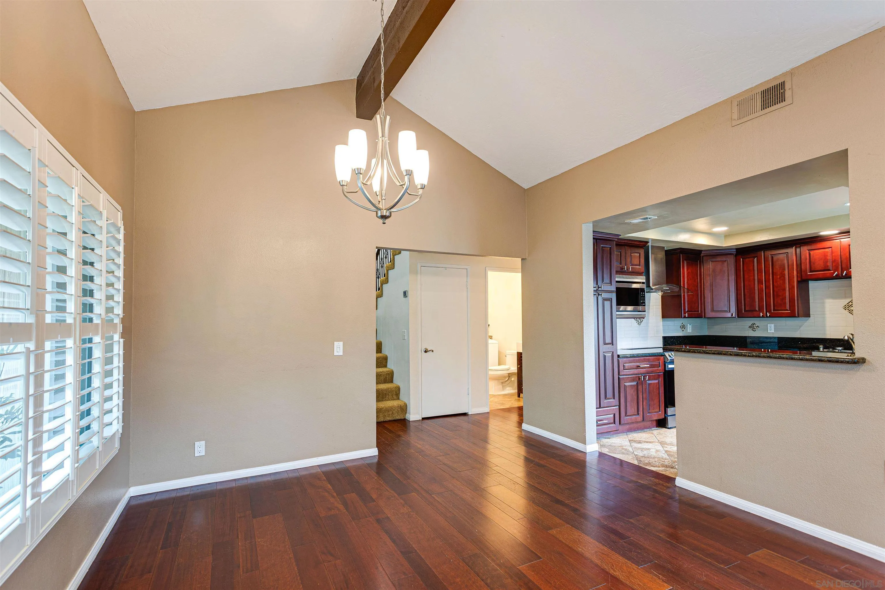 https://cdn.realtyfeed.com/cdn/127/240012352/22659756927b8b5f2e146a00d993268f.webp