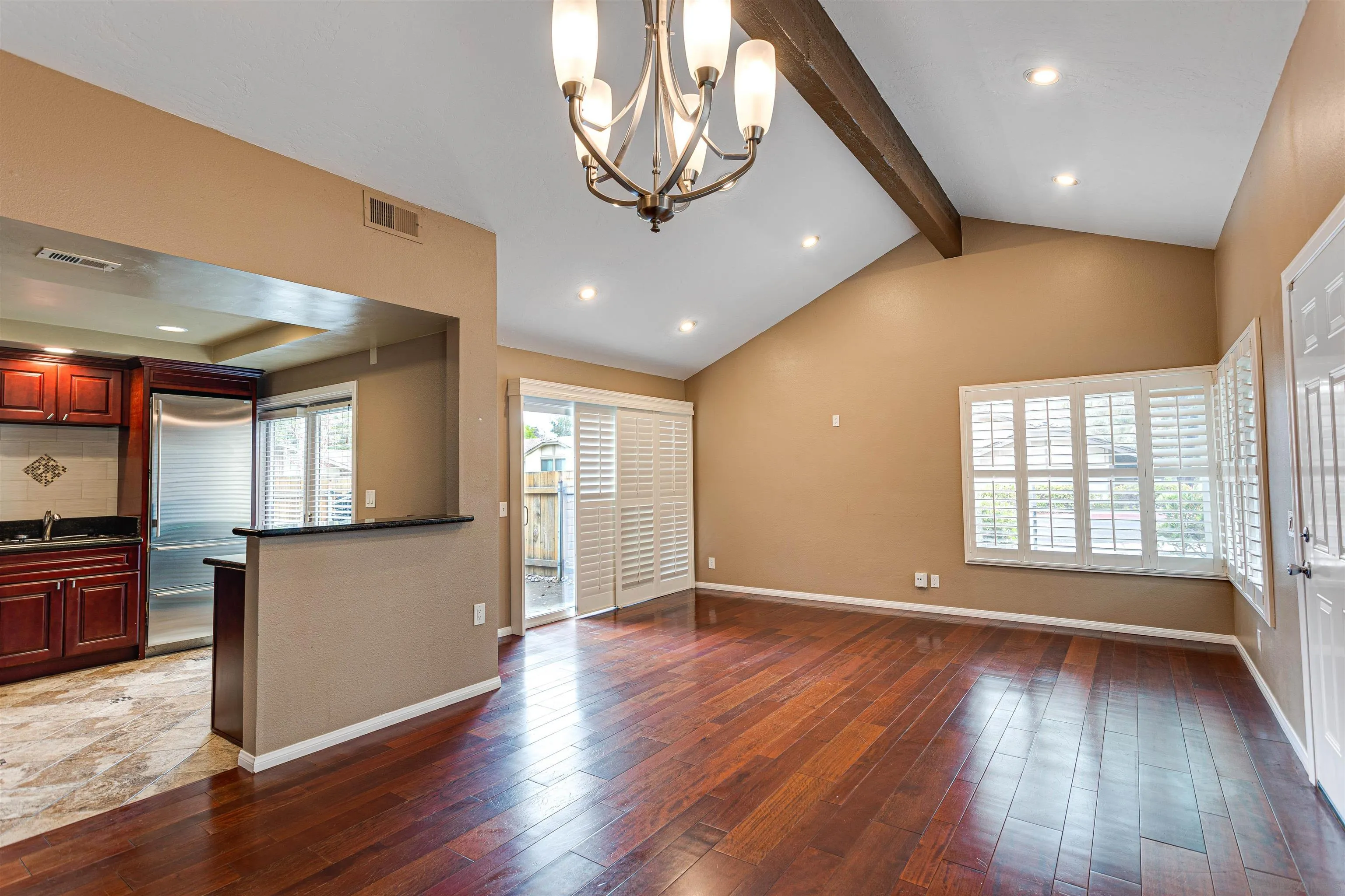 https://cdn.realtyfeed.com/cdn/127/240012352/76c3313804707a679663dc0e228e32eb.webp