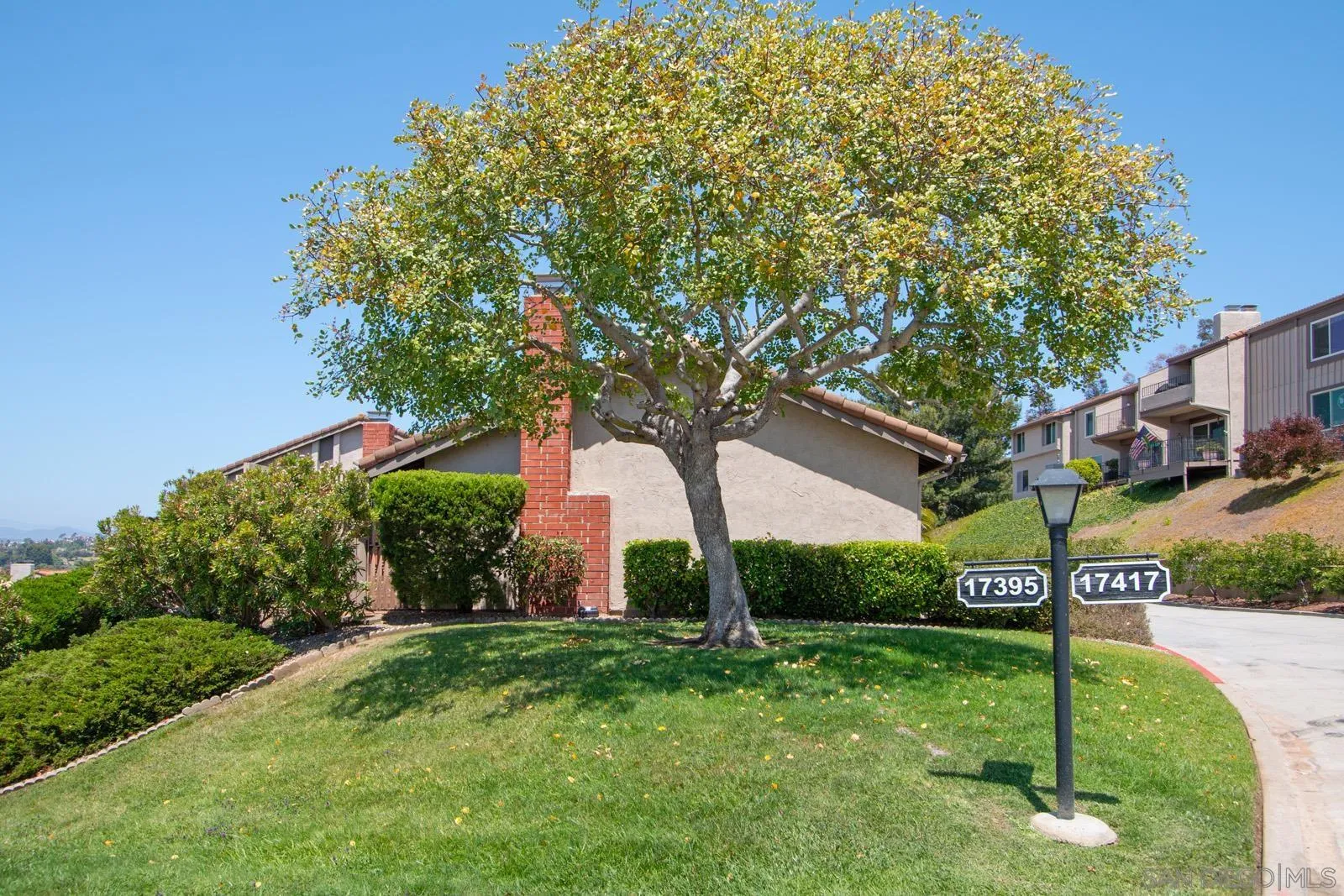 Photo #4: 240012419 Listing 