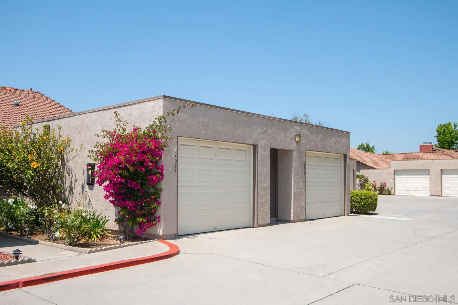 Photo #5: 240012419 Listing 