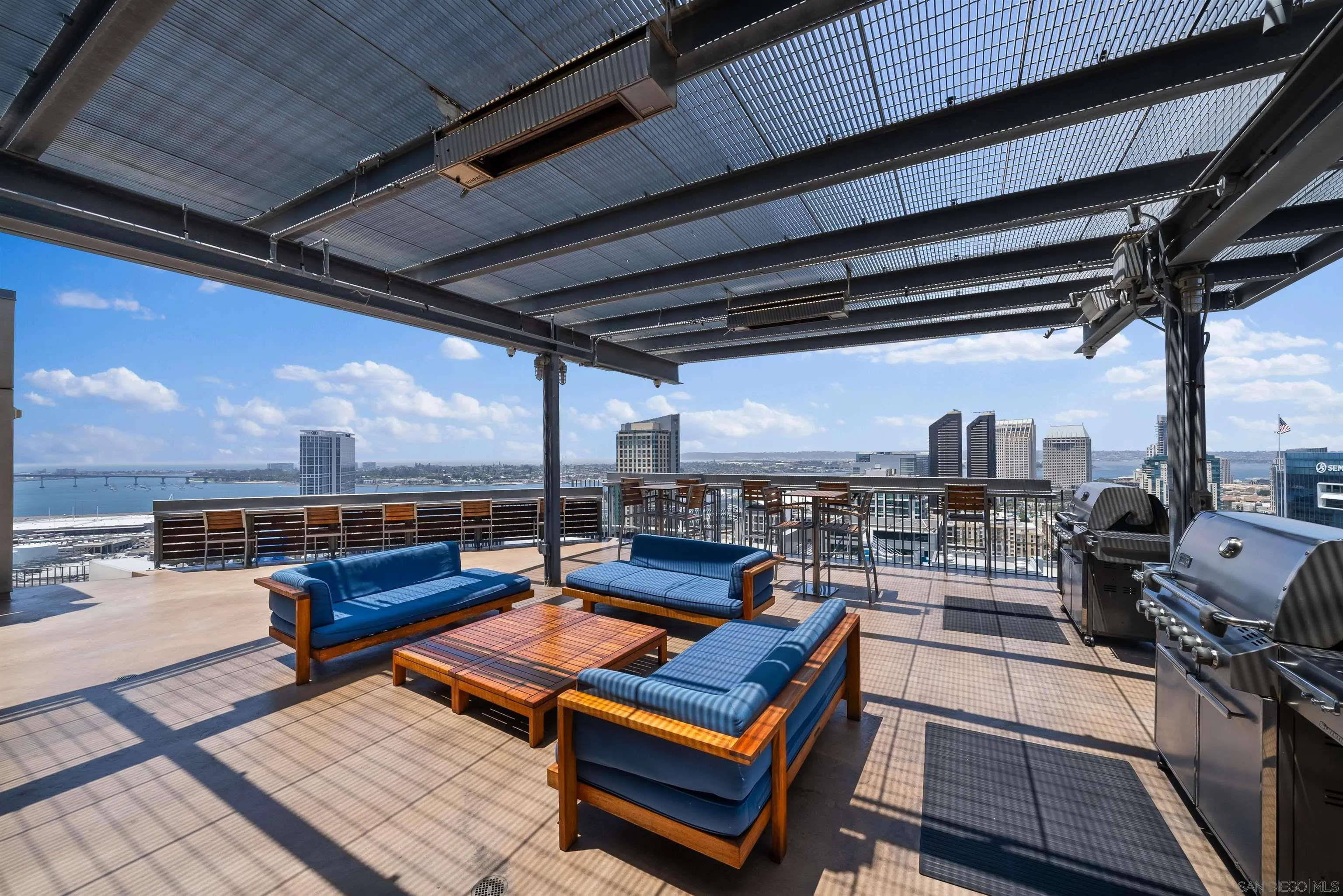 https://cdn.realtyfeed.com/cdn/127/240012430/0cb50c41bfad729fb662bd4f14cd4686.webp