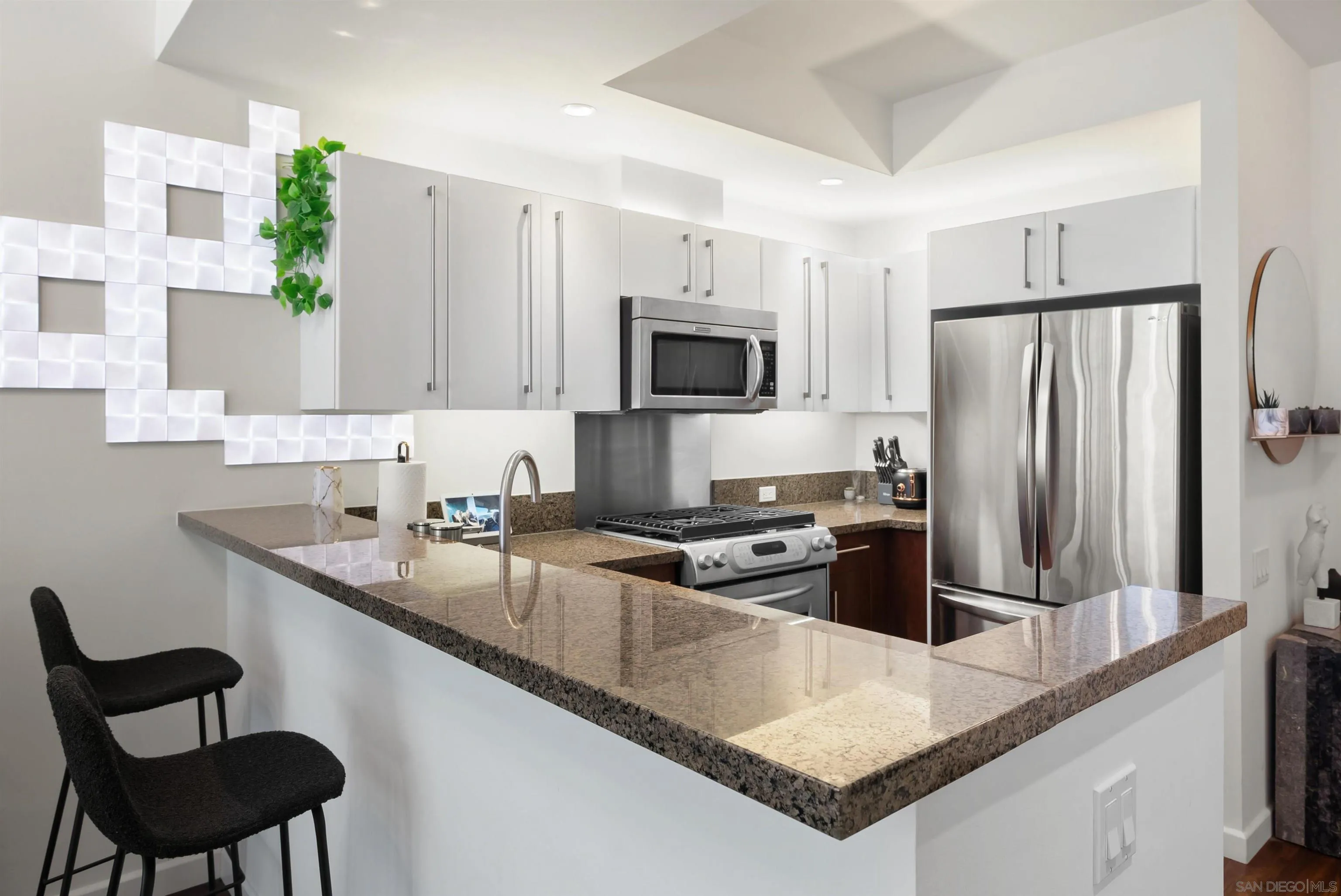 https://cdn.realtyfeed.com/cdn/127/240012430/1e519d003182f1192098f9b45a39e672.webp