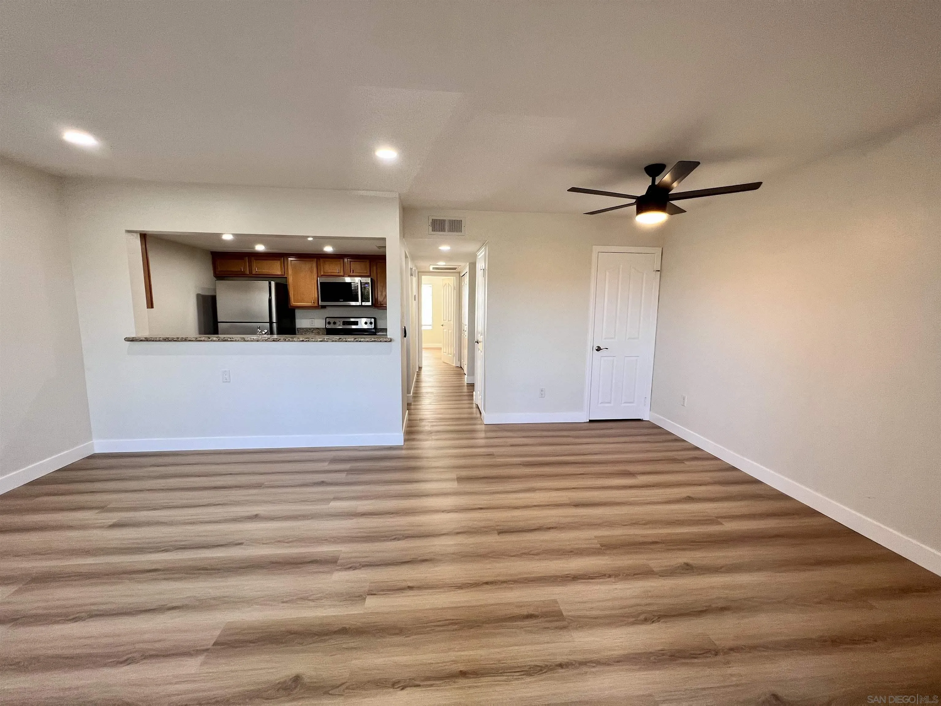 https://cdn.realtyfeed.com/cdn/127/240012491/cabecb8dd0cf835d756cd3c6b61b34a4.webp