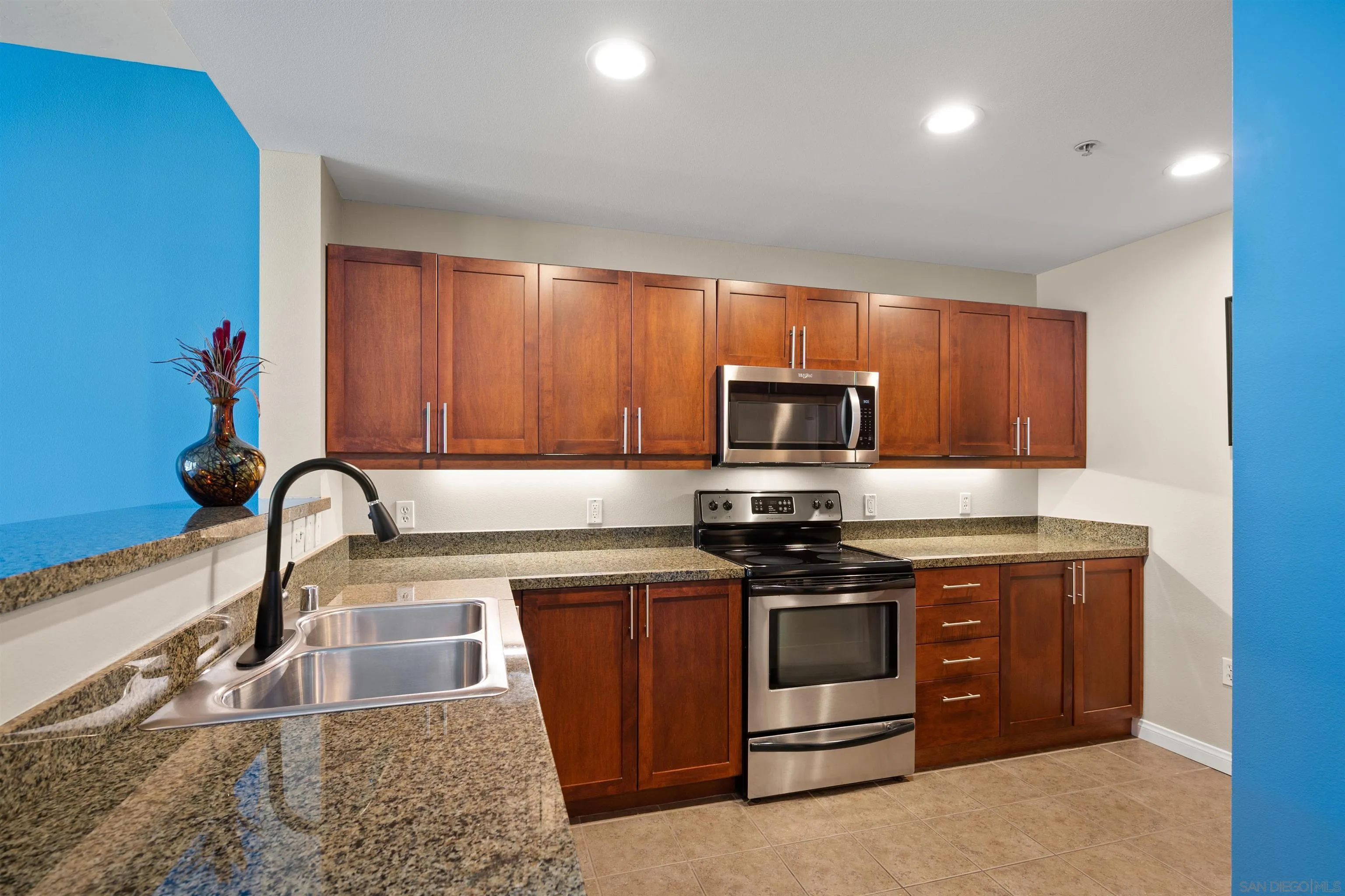 Photo #6: 240012535 Listing 