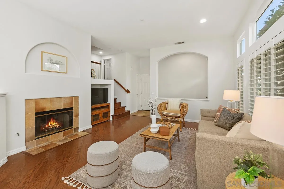Photo #3: 240012640 Listing 