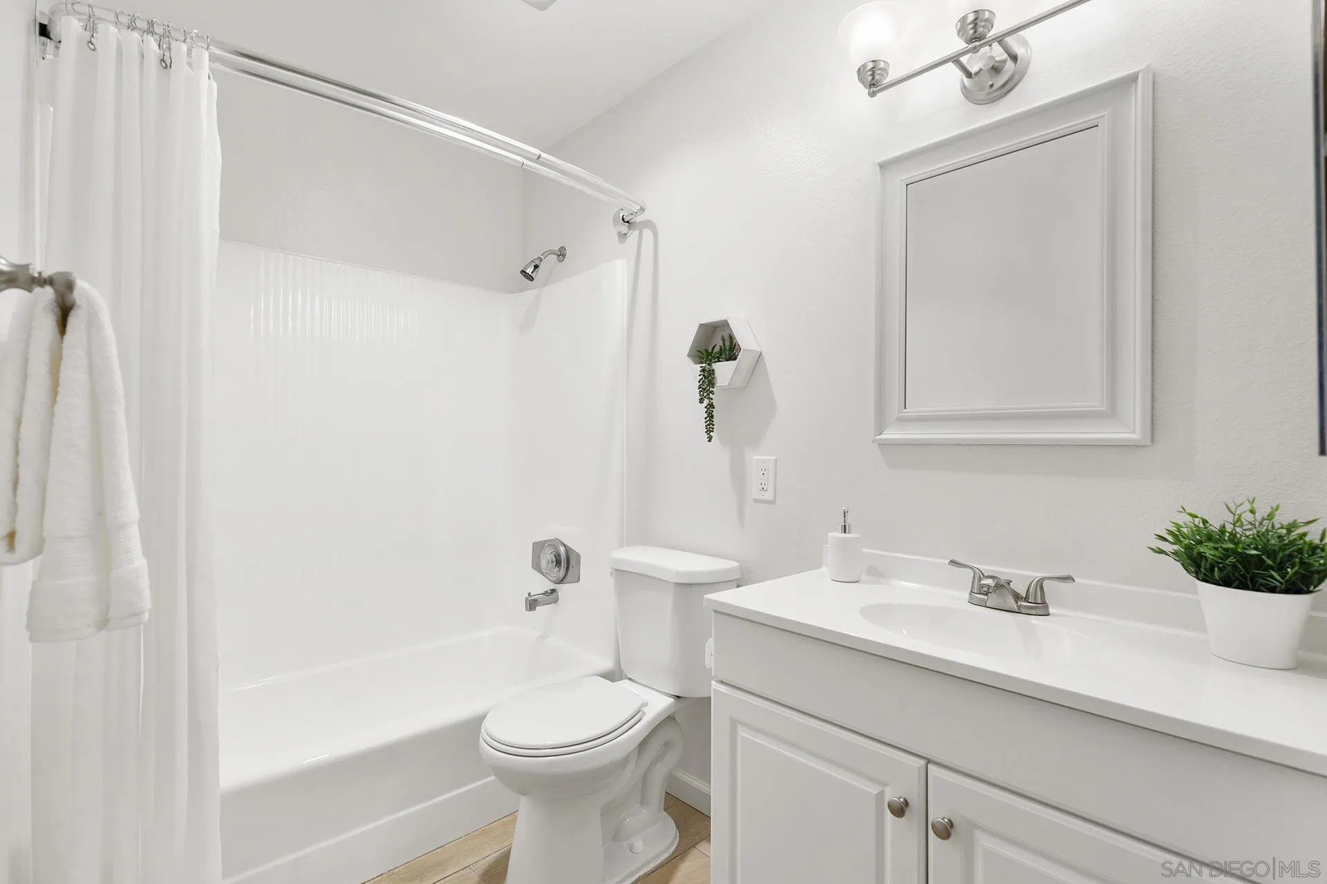 Photo #6: 240012688 Listing 