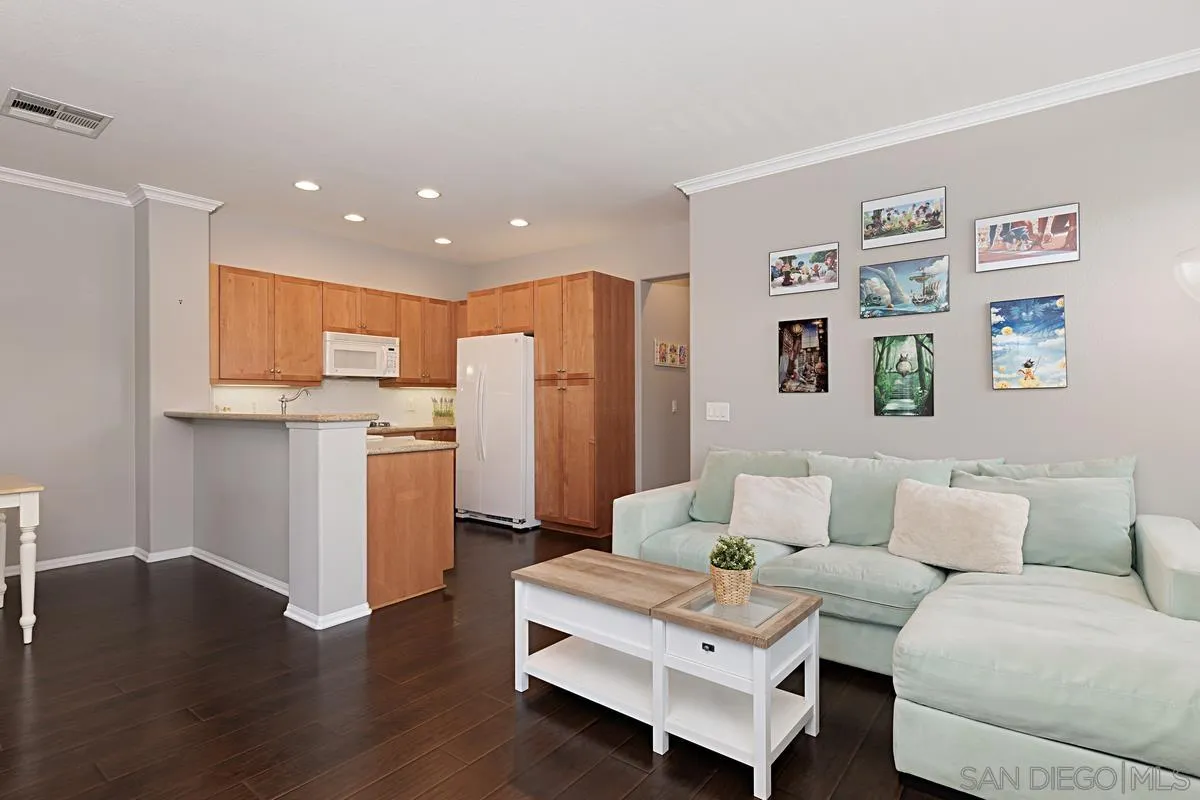 https://cdn.realtyfeed.com/cdn/127/240012719/956ea0a10696acb0097971c698b2074b.webp