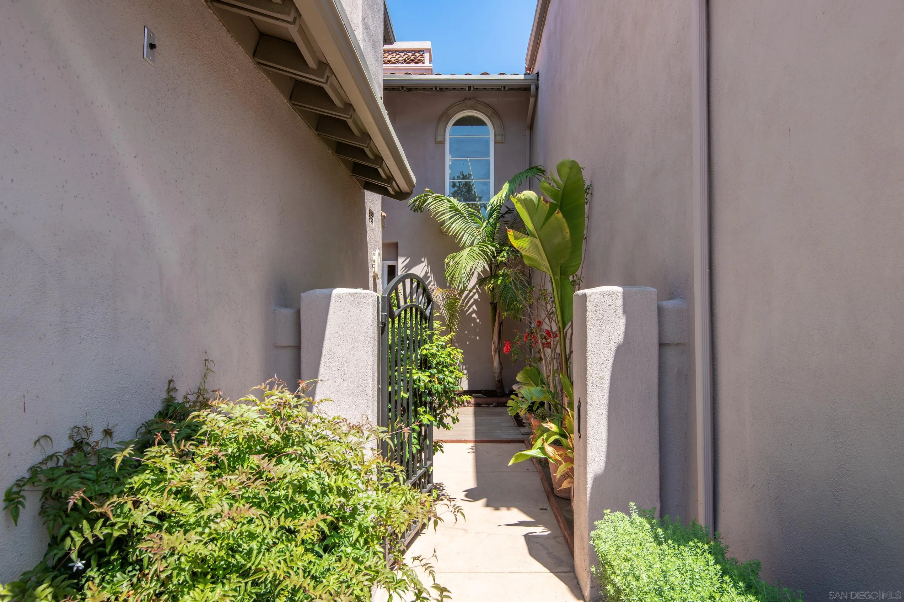 Photo #4: 240012749 Listing 