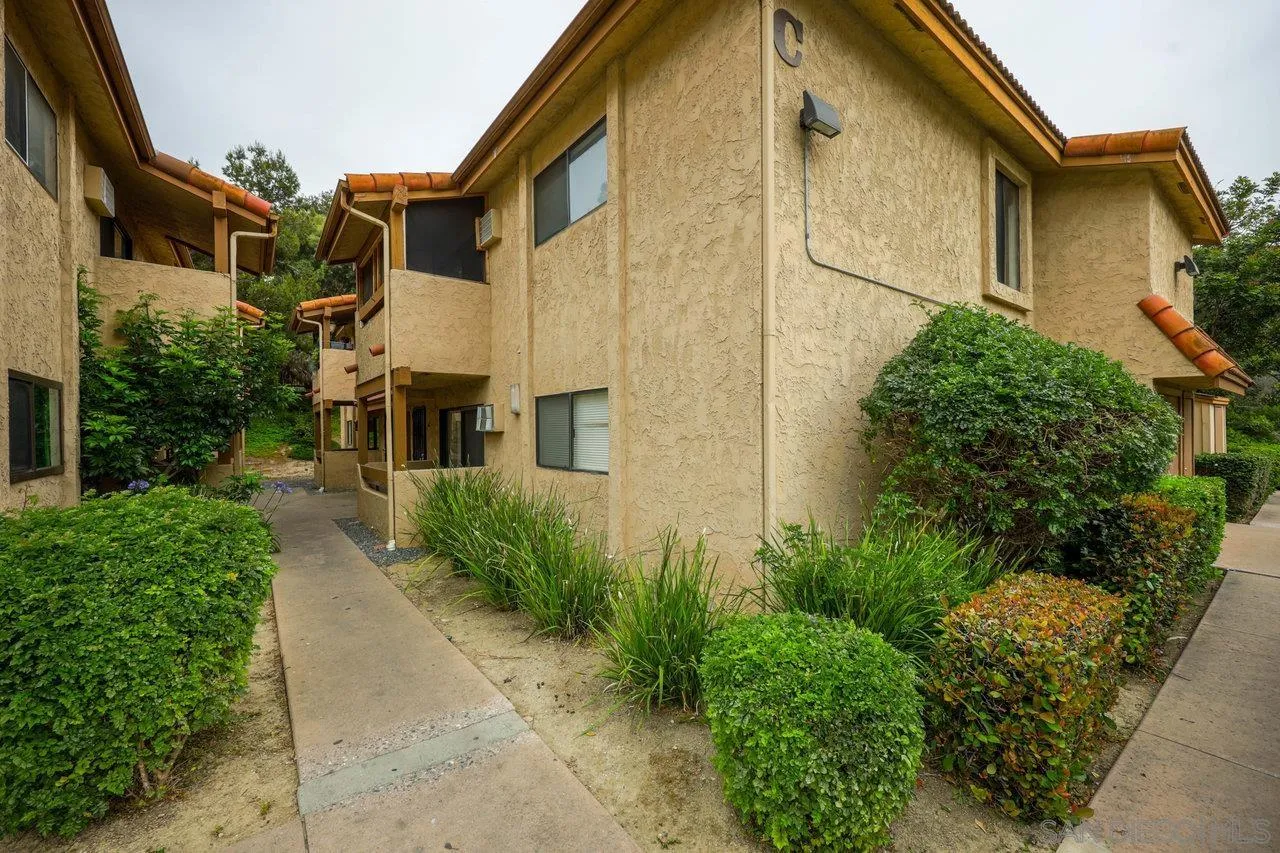 Photo #3: 240012754 Listing 