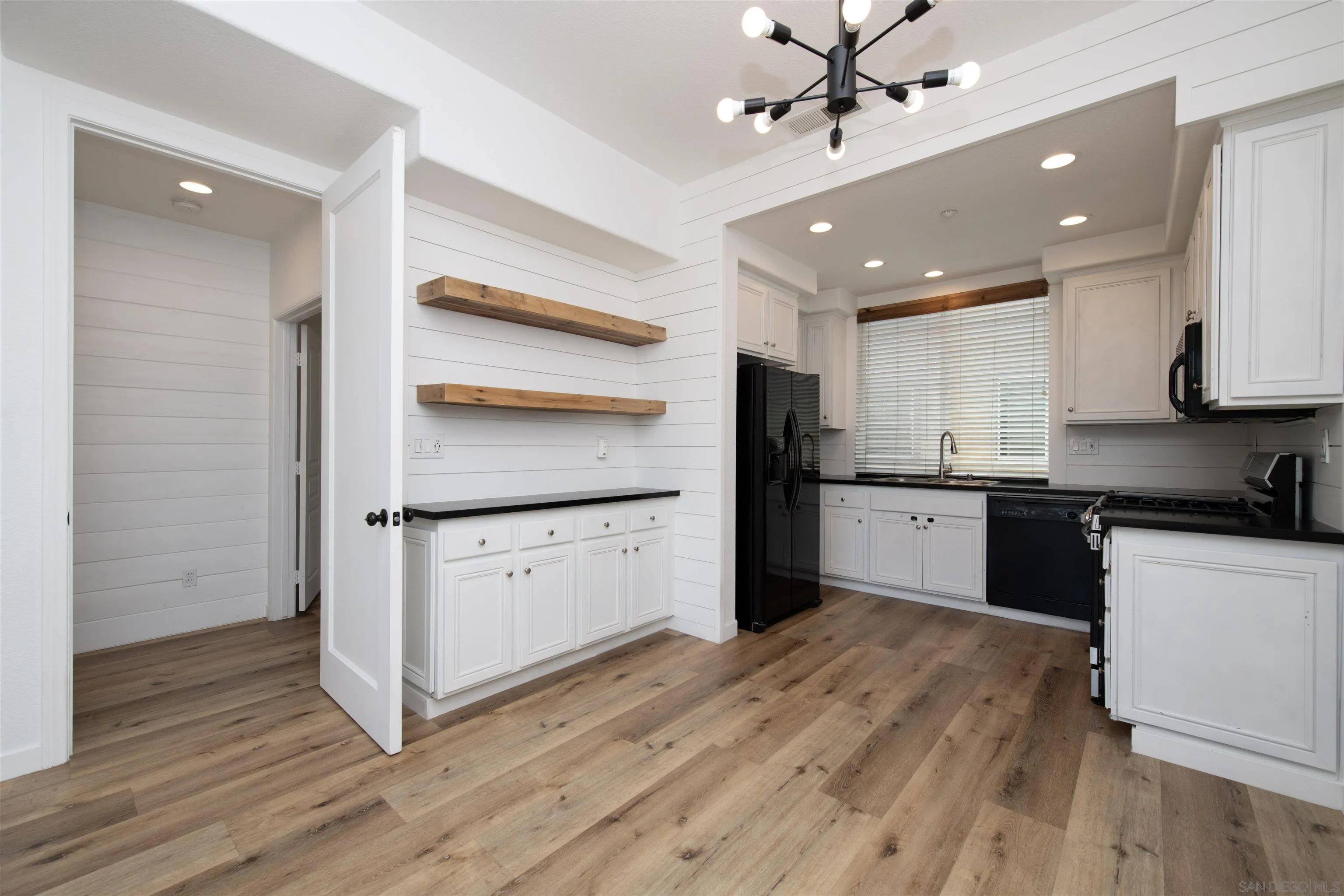 Photo #4: 240012764 Listing 