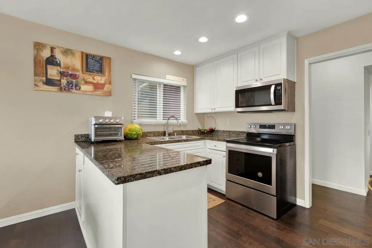 Photo #5: 240012815 Listing 