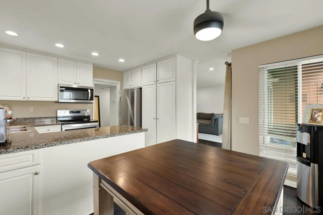Photo #3: 240012815 Listing 