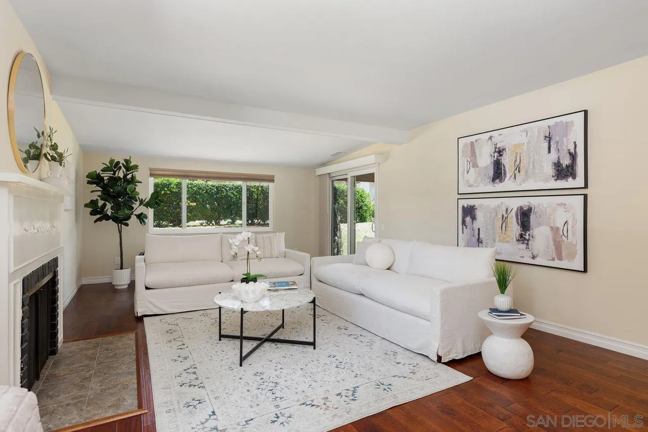 Photo #3: 240012911 Listing 