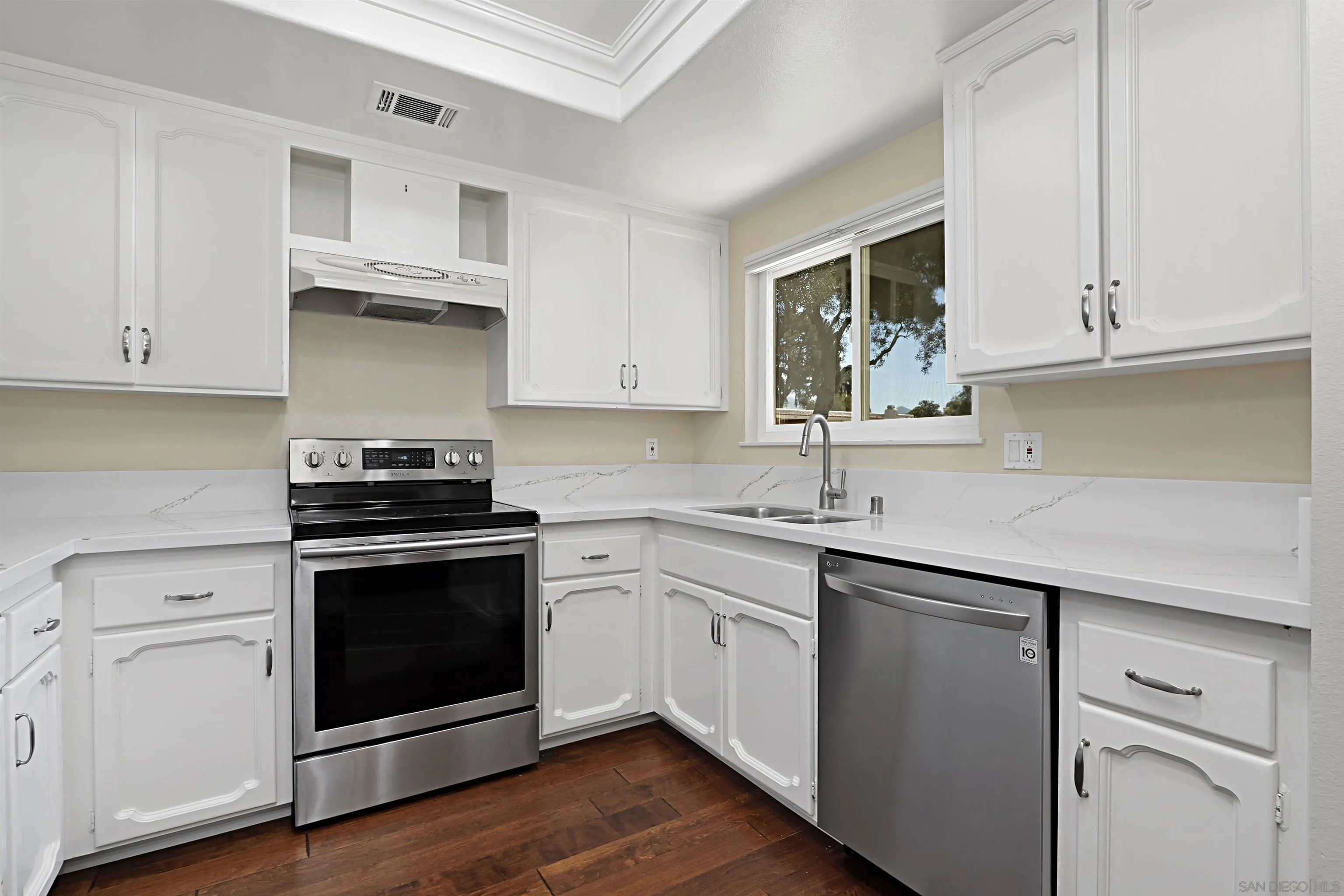 https://cdn.realtyfeed.com/cdn/127/240012911/4940d2842a980572efc393974de4b63c.webp