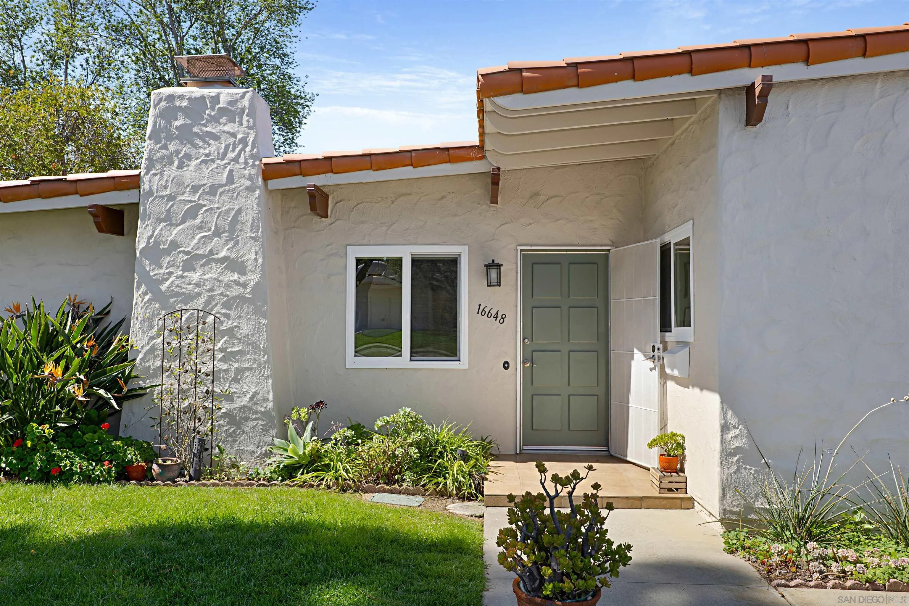 Photo #2: 240012911 Listing 