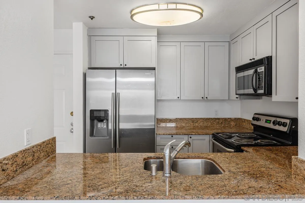 Photo #5: 240012940 Listing 