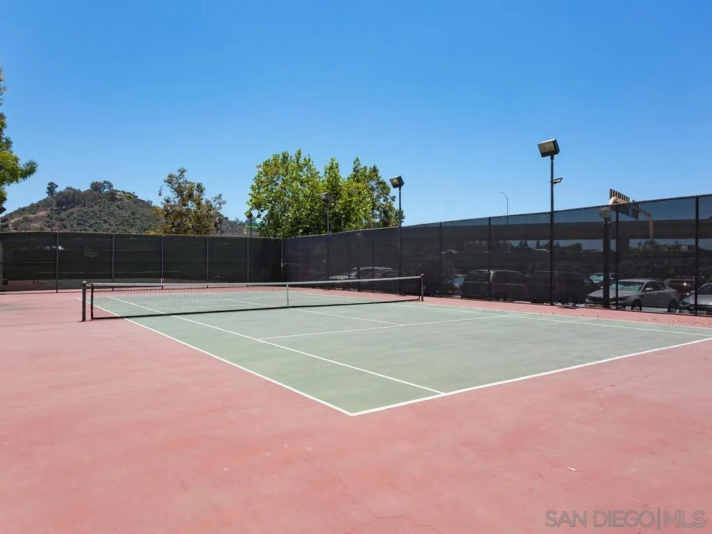 Photo #6: 240012985 Listing 