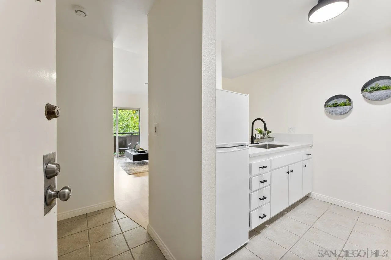 Photo #6: 240012991 Listing 