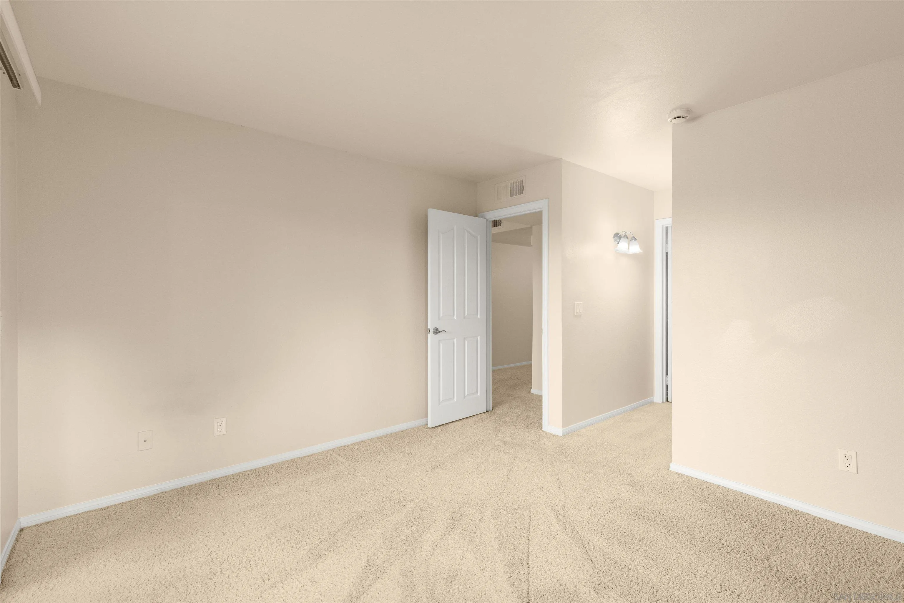https://cdn.realtyfeed.com/cdn/127/240013069/7d2dbb142687e88a05818c3970b10a70.webp