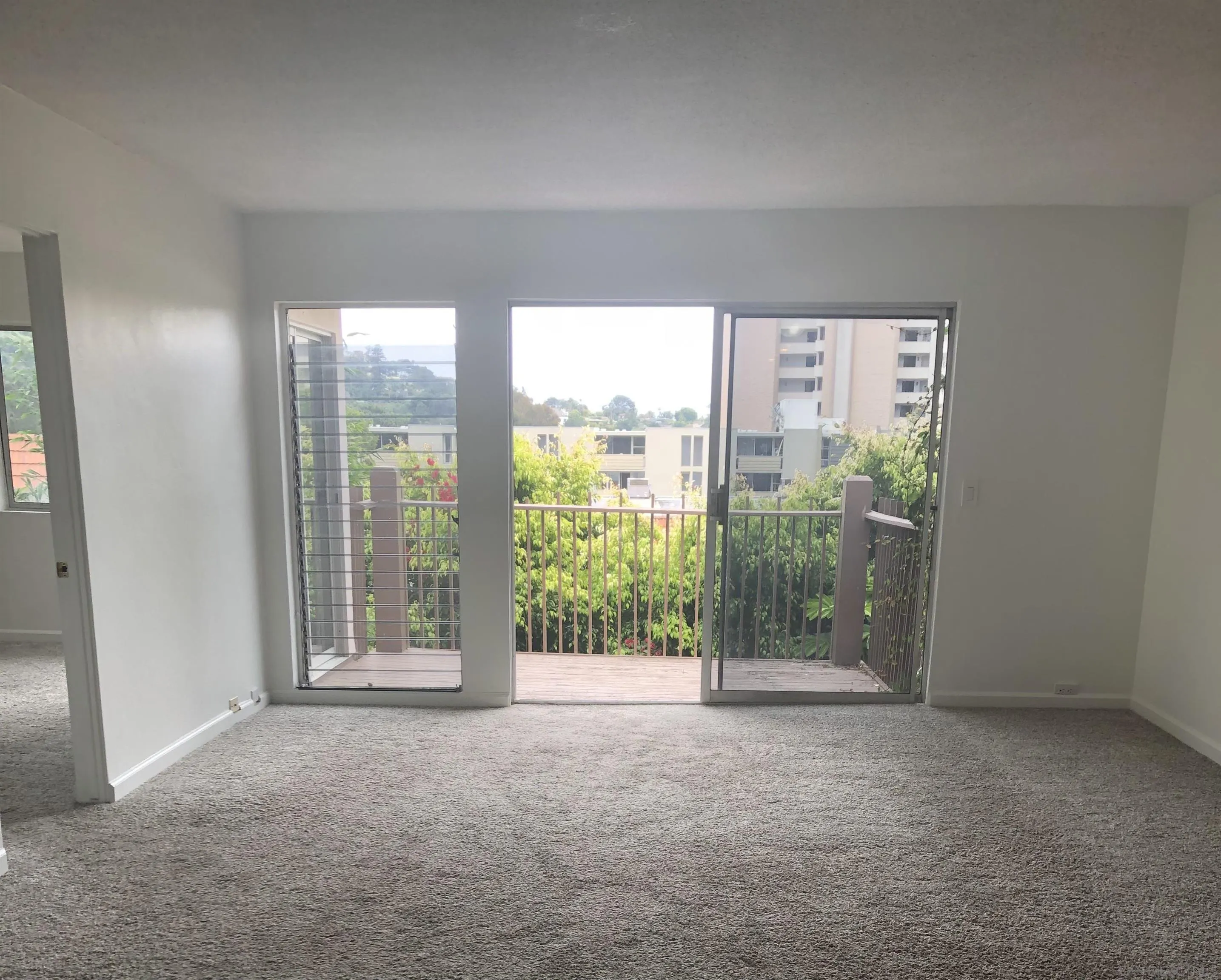Photo #6: 240013093 Listing 