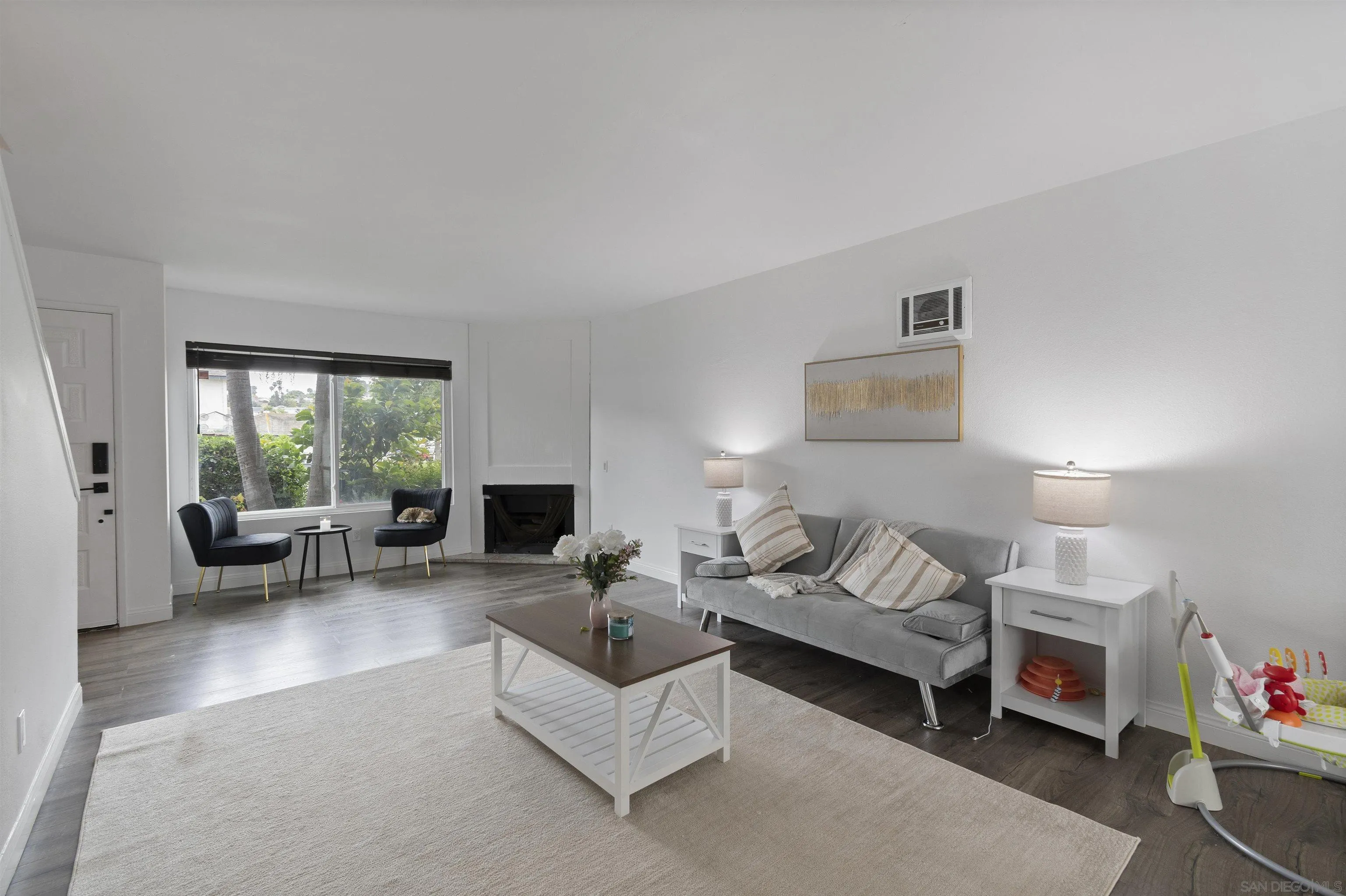 Photo #4: 240013208 Listing 