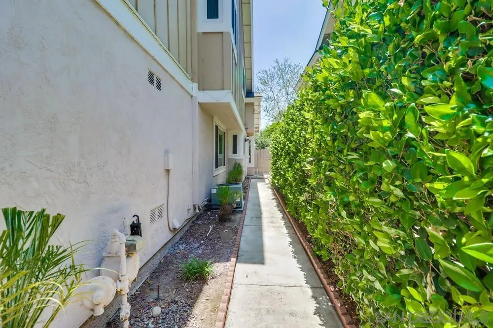 Photo #2: 240013254 Listing 