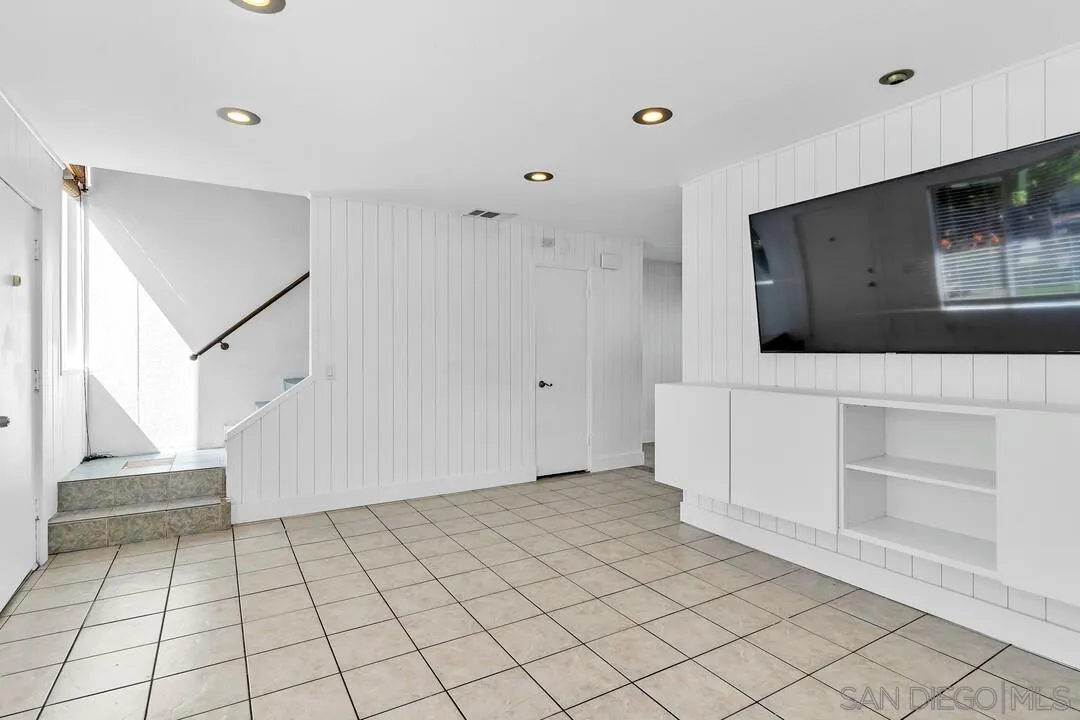 Photo #3: 240013316 Listing 