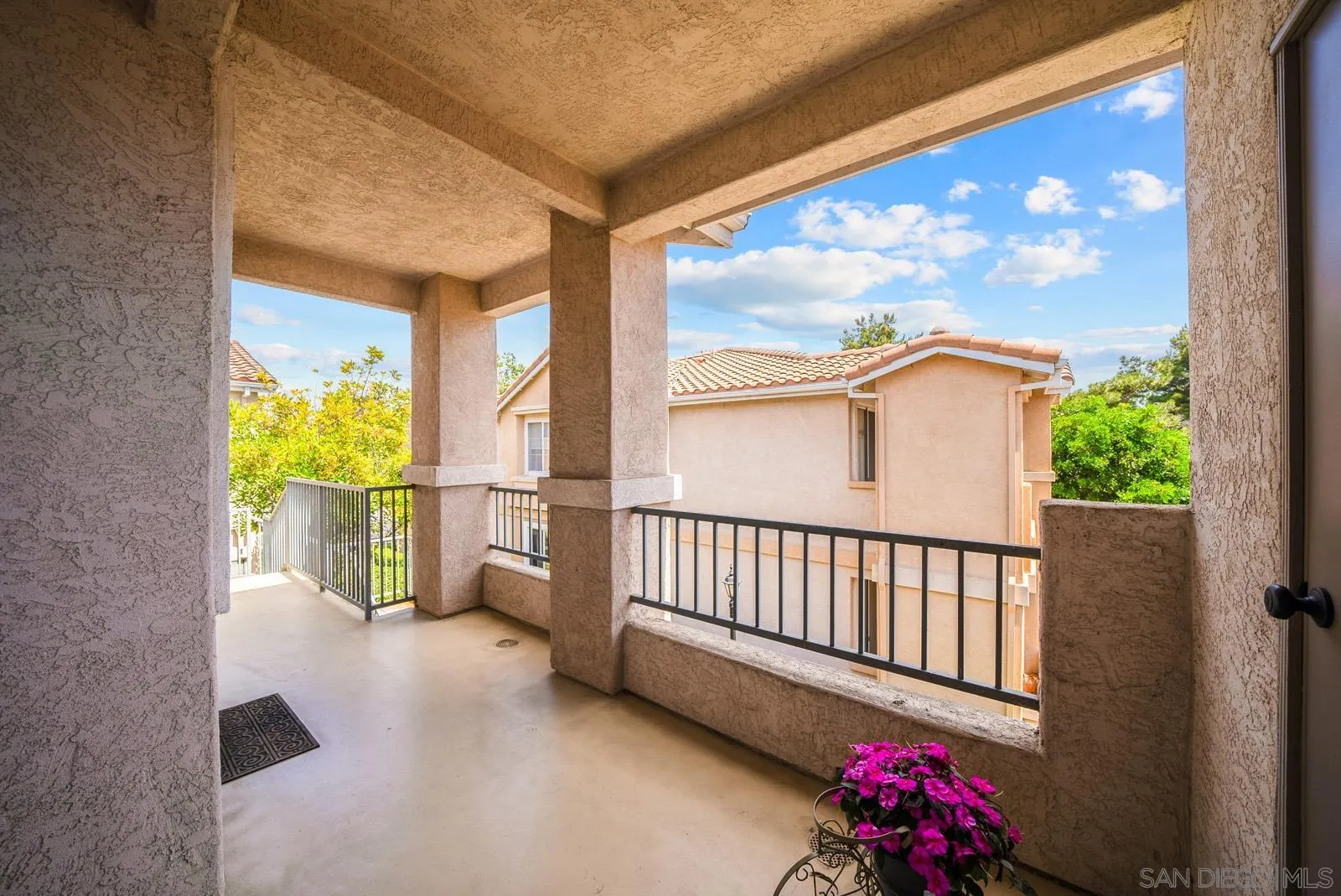 Photo #3: 240013323 Listing 