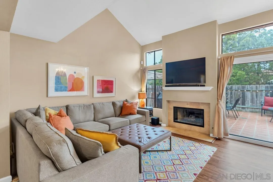 Photo #2: 240013365 Listing 